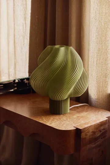 Lámpara de mesa Soft Serve - Olive, Grande, 34 cm - Crème Atelier
