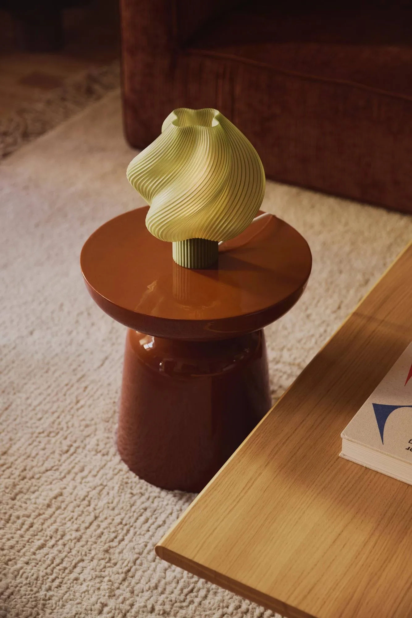 Lámpara de mesa Soft Serve, Olive, Regular, 26 cm Crème Atelier