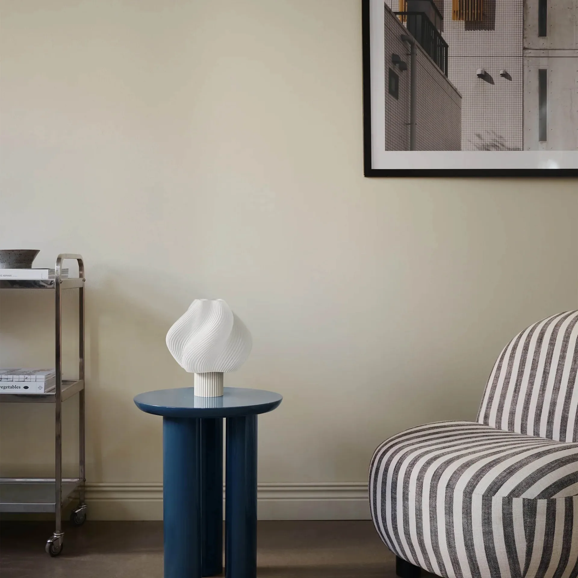 Lámpara de mesa Soft Serve, Vanilla bean, Regular, 26 cm Crème Atelier