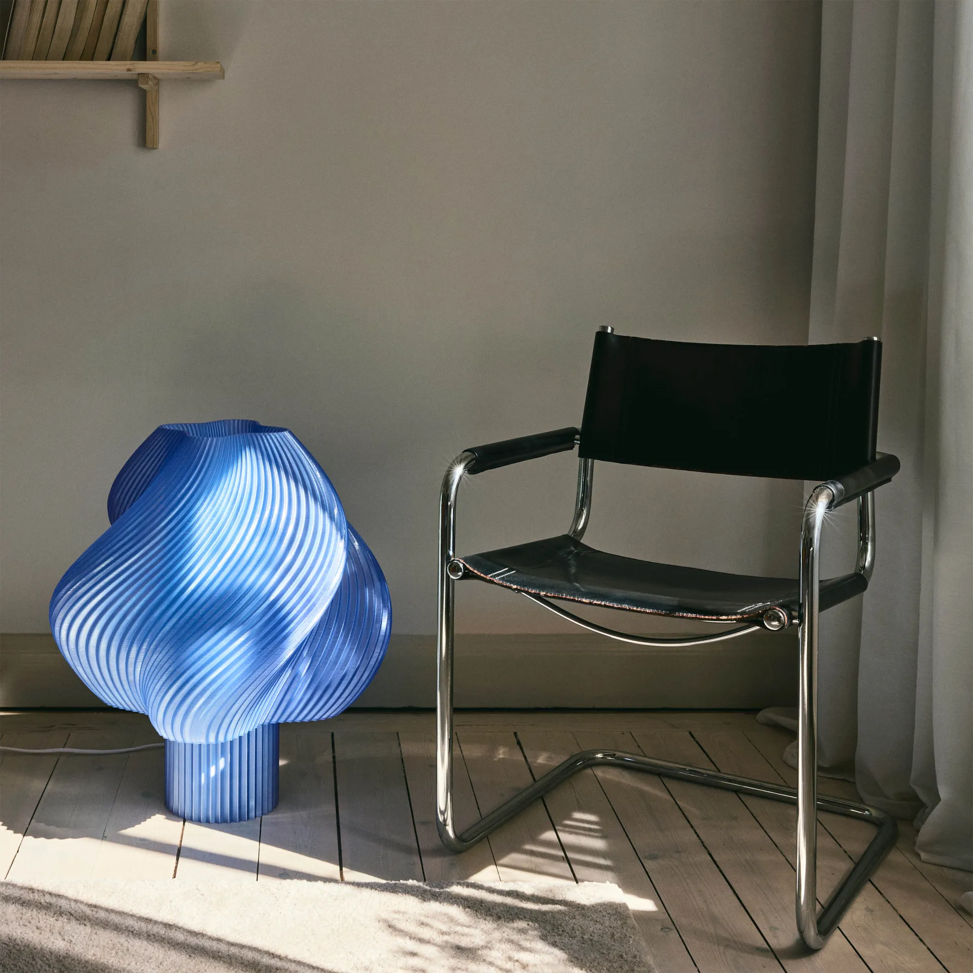 Lámpara de pie Soft Serve, Blueberry Sorbet, Mega, 63 cm Crème Atelier