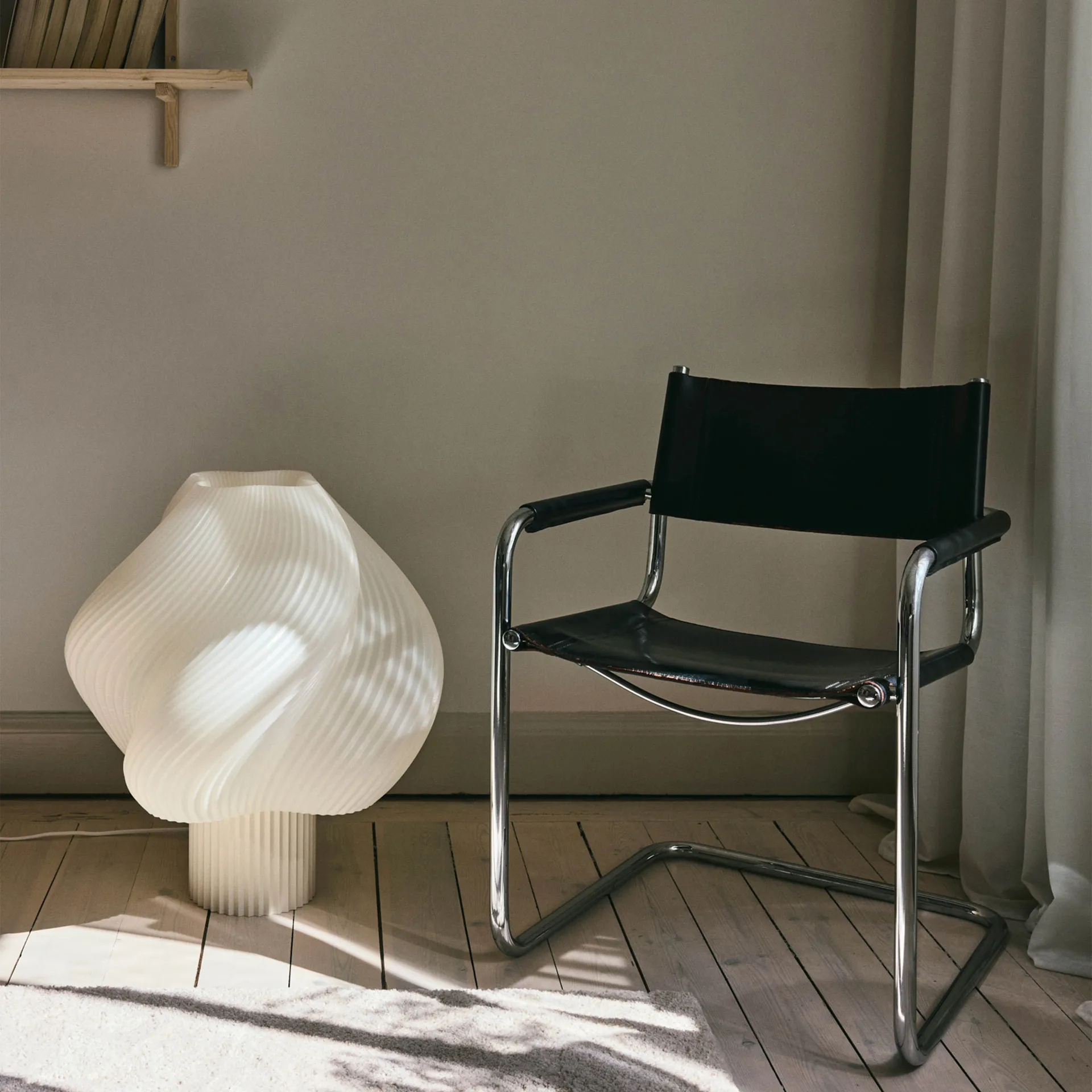 Lámpara de pie Soft Serve, Vanilla bean, Mega, 63 cm Crème Atelier