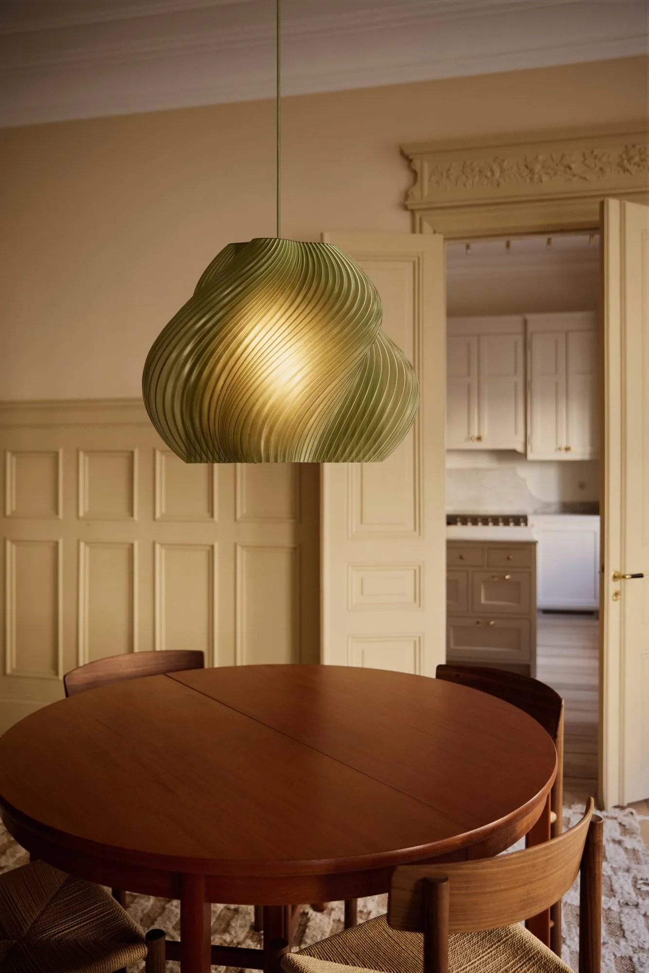 Lámpara de techo Soft Serve, Olive-chrome, Mega, 60 cm Crème Atelier