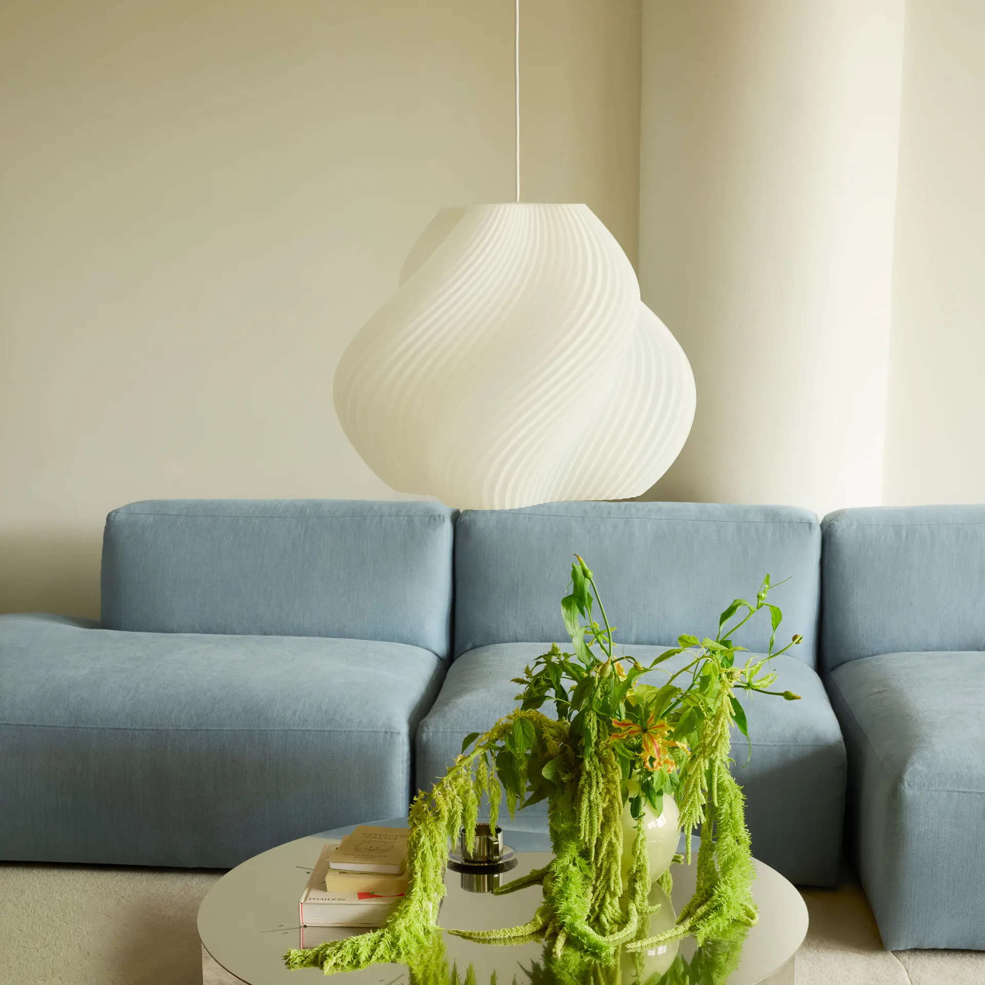 Lámpara de techo Soft Serve, White-chrome, Mega, 60 cm Crème Atelier