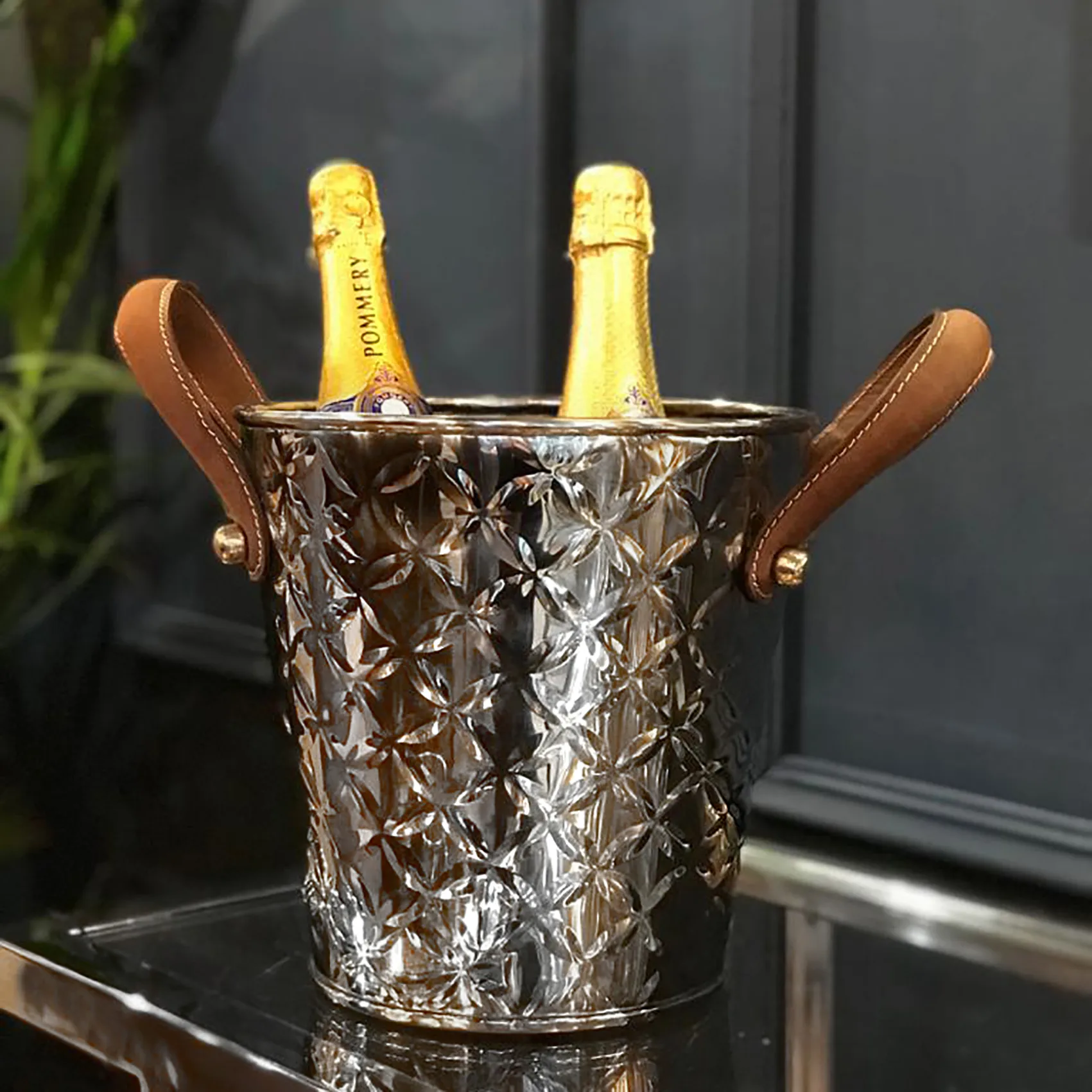 Enfriador de botellas vino French Fleur con asas de cuero, acero inoxidable Culinary Concepts