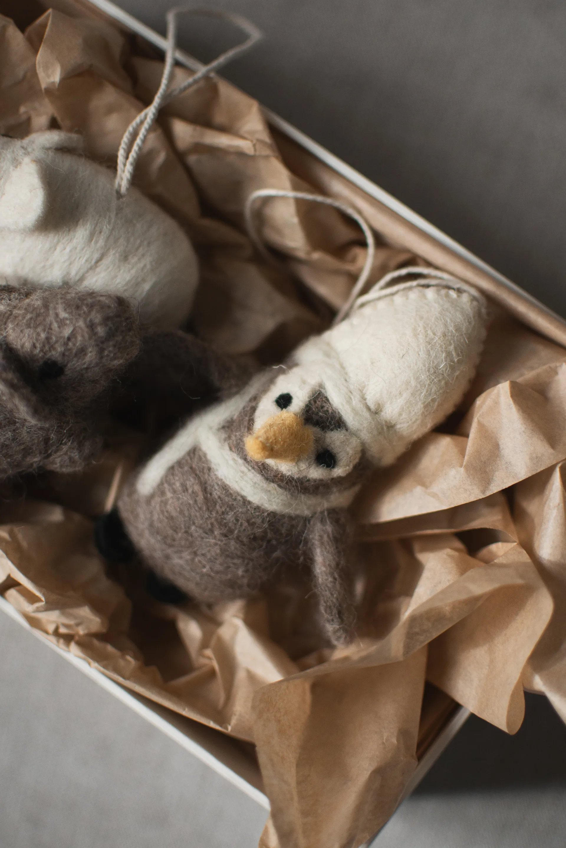 Adorno colgante Hanging penguin, Beige-blanco DBKD