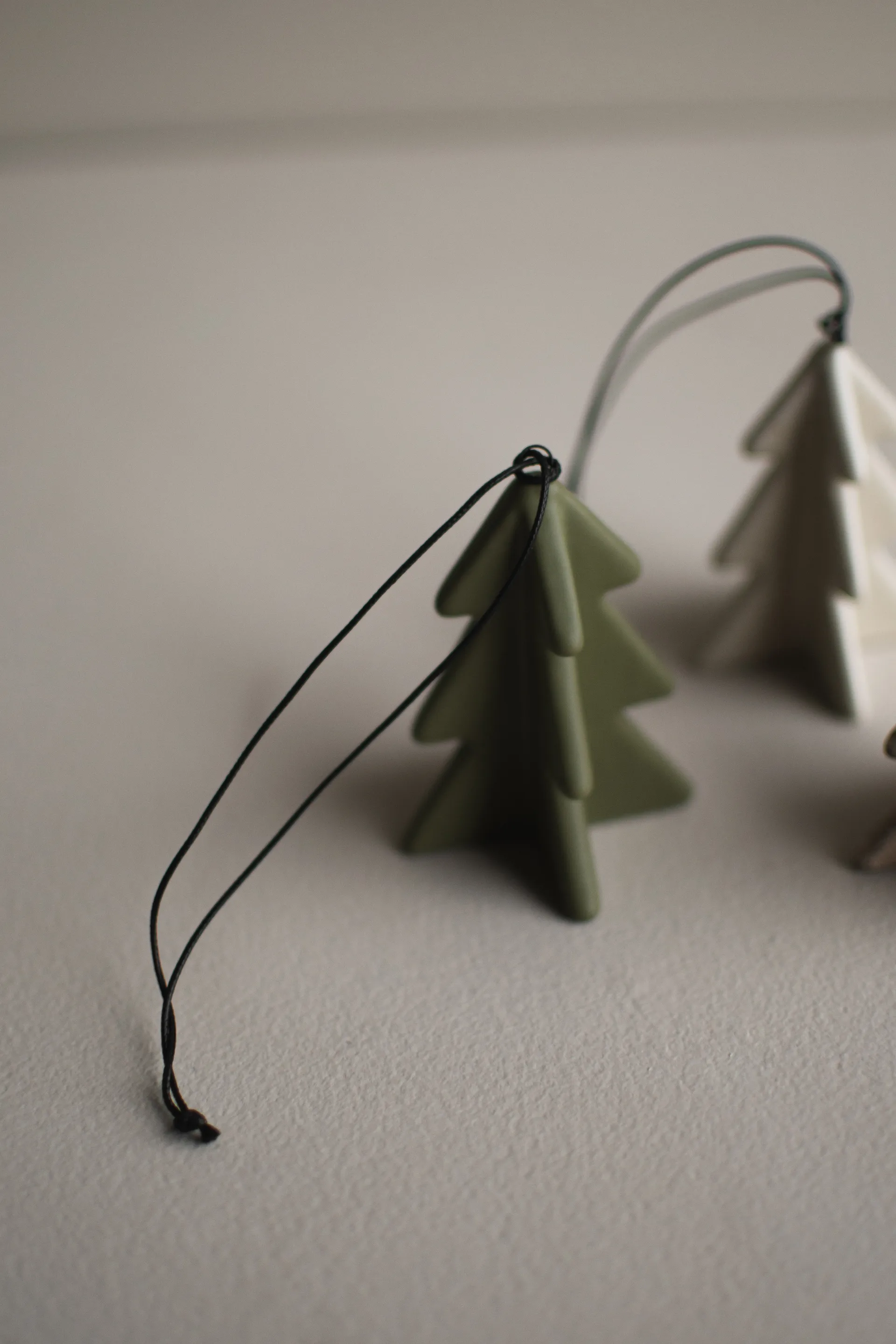 Árbol colgante de invierno 7 cm, Verde DBKD