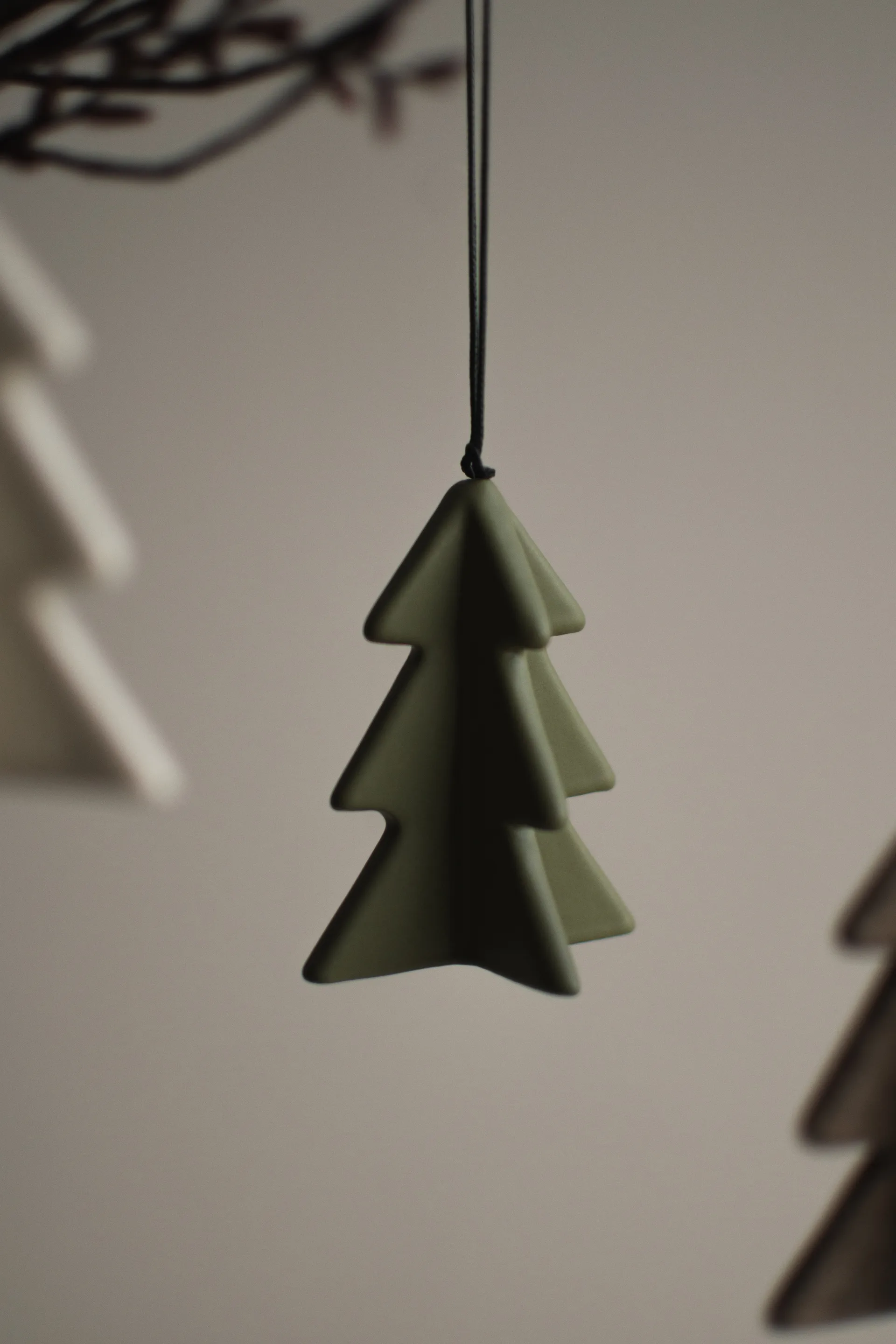 Árbol colgante de invierno 7 cm, Verde DBKD