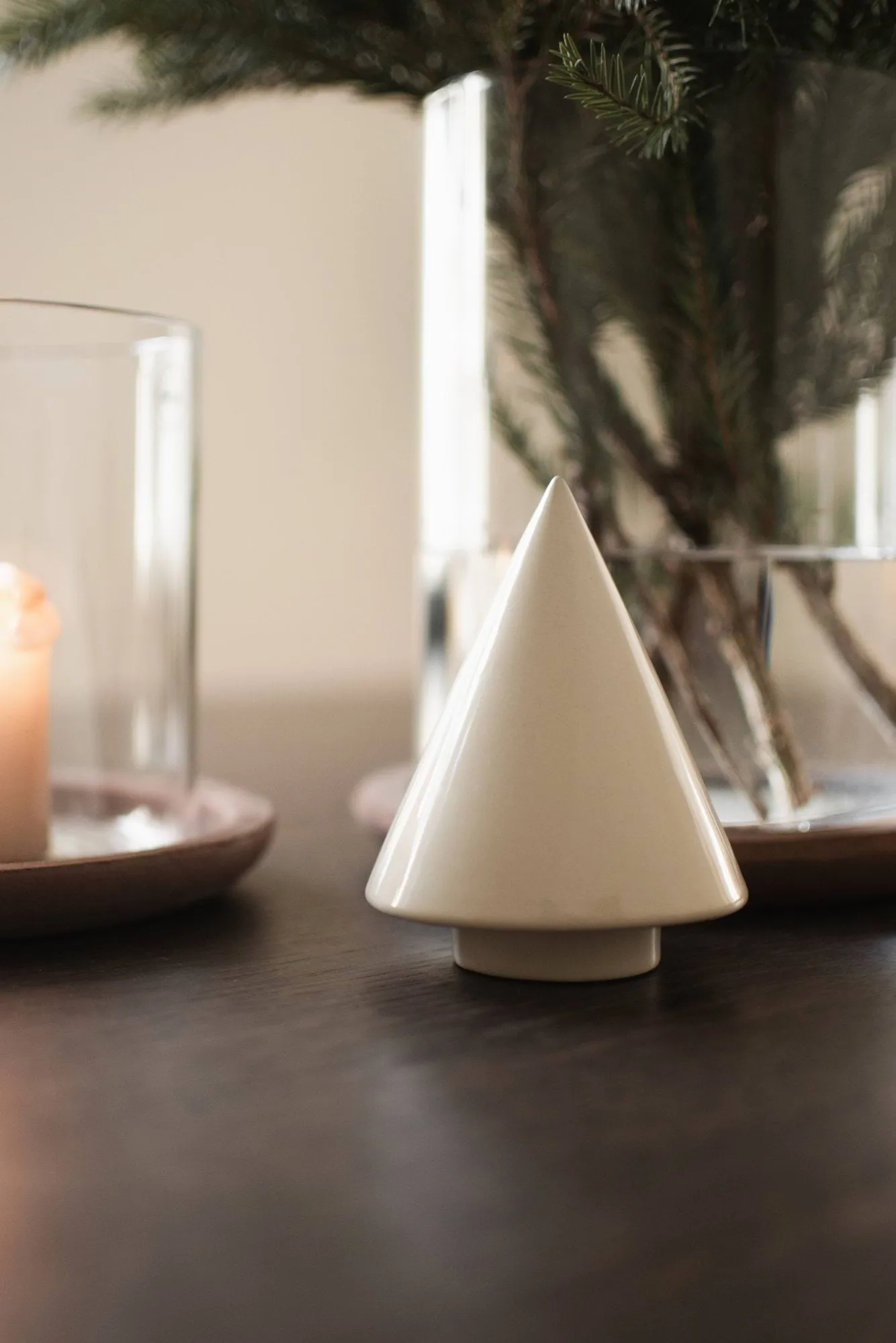 Árbol decorativo Peak, Shiny creme, Ø9 cm DBKD