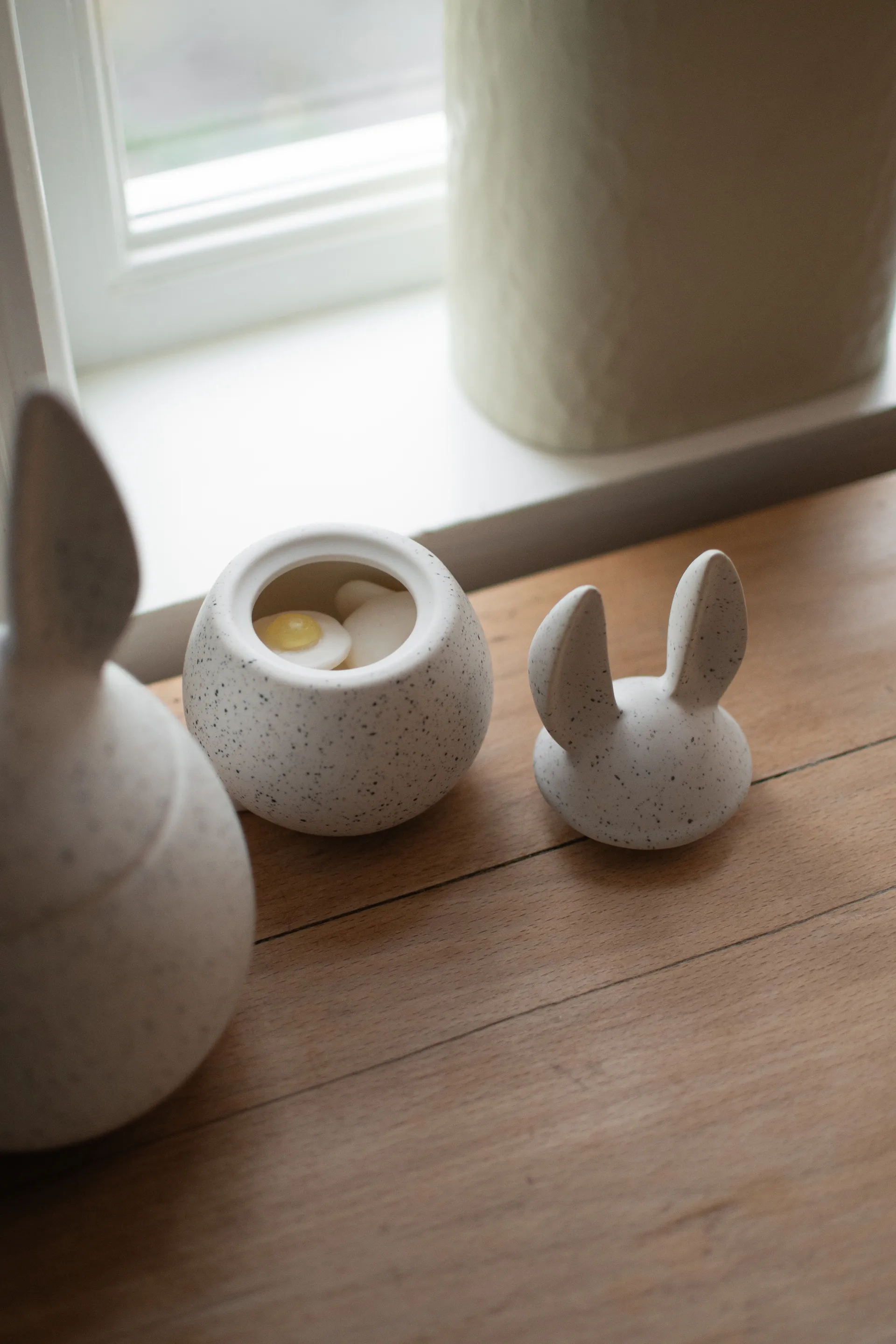 Bol pequeño DBKD Eating rabbit, White dot DBKD