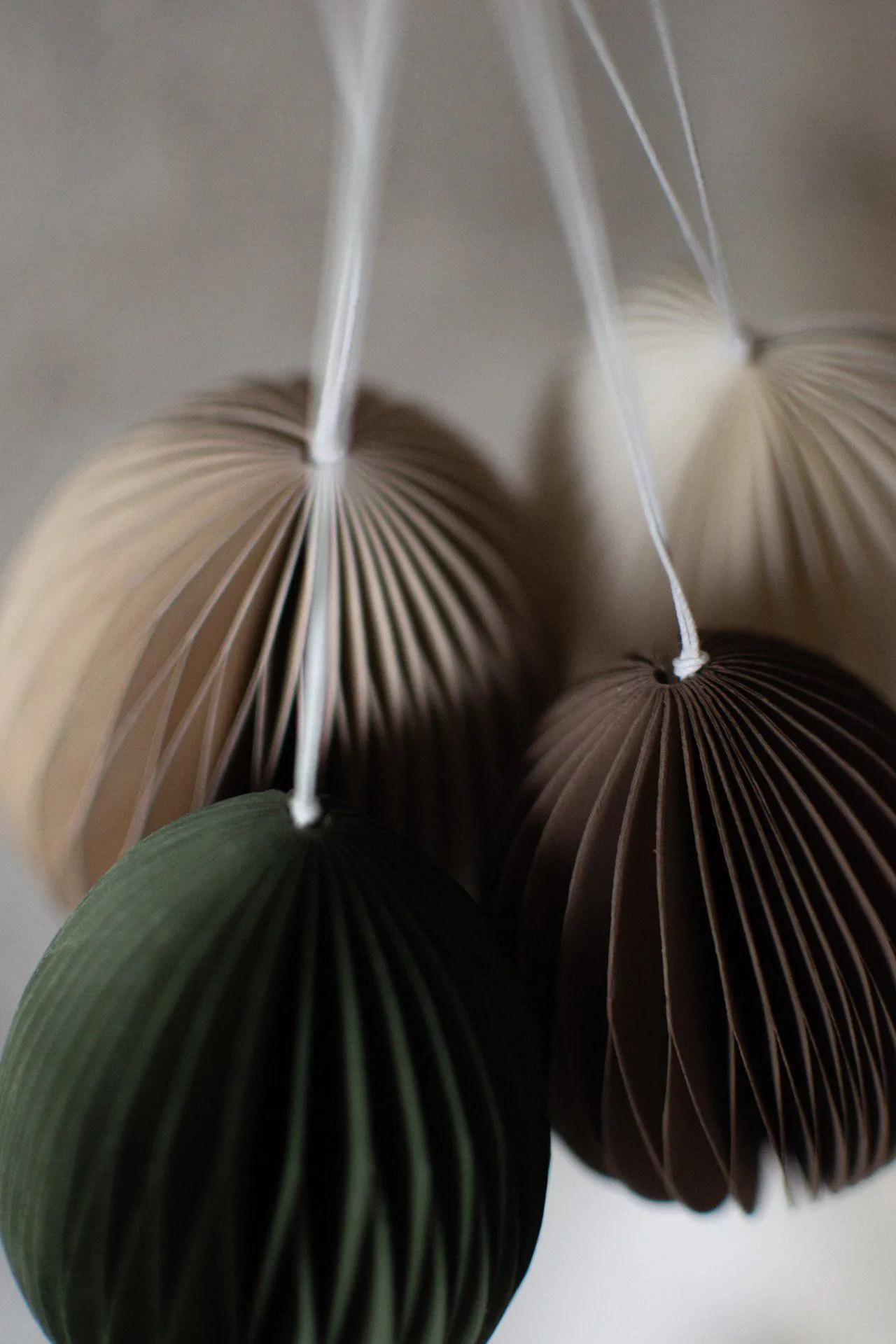 Colgante de pascua Ovoid papel 7 cm, White DBKD