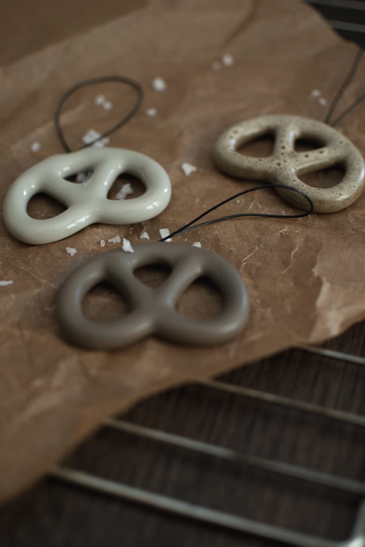 Colgante decorativo Hanging pretzel, Shiny mole DBKD