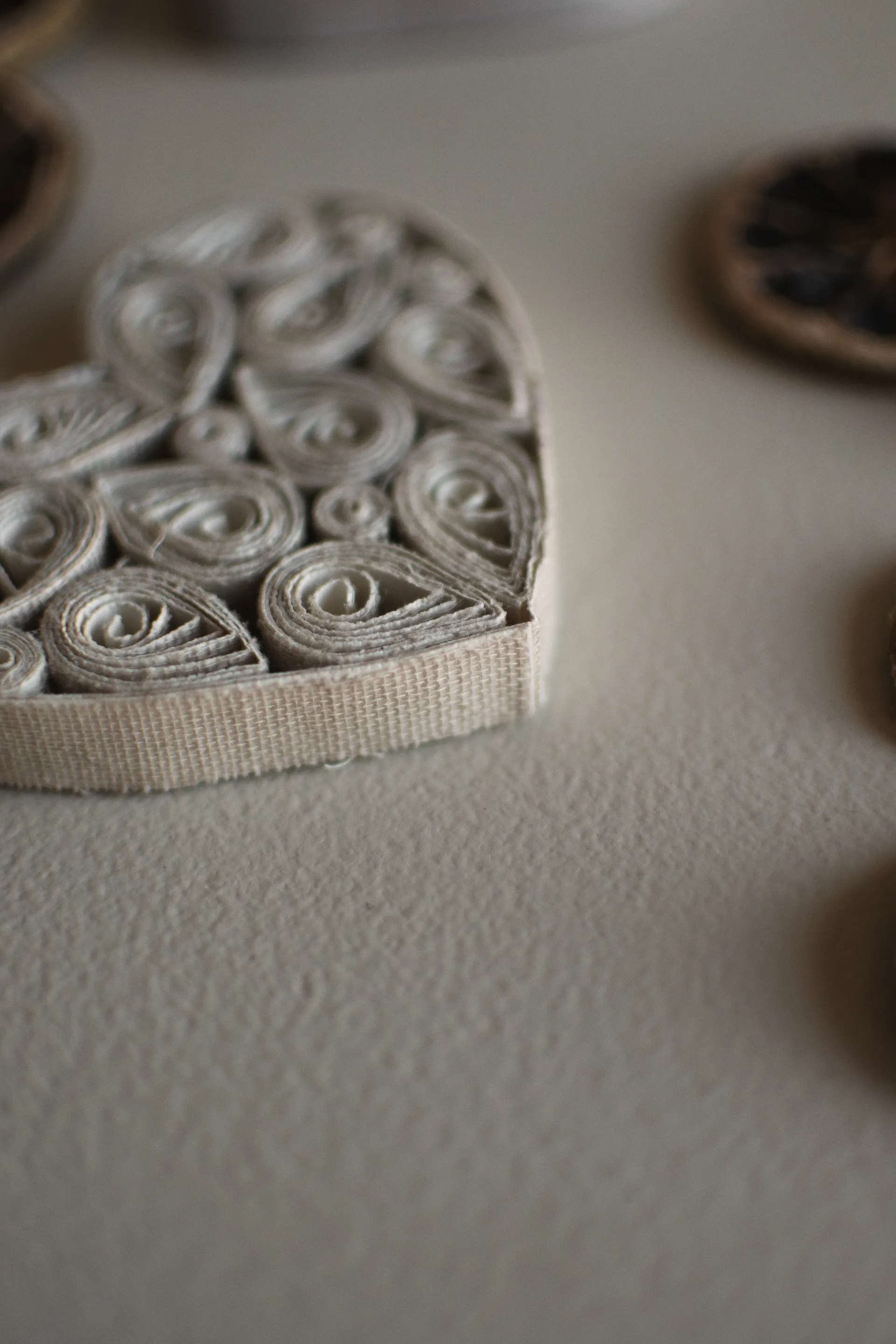 Corazón de papel 8 cm, Crema DBKD