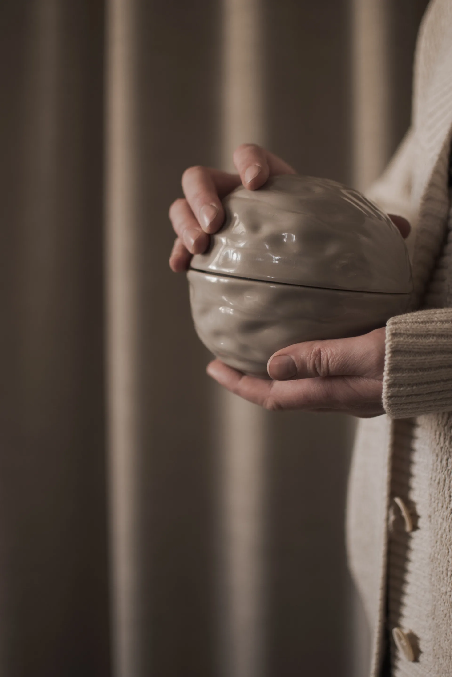 Cuenco con tapa Walnut, Shiny mole DBKD