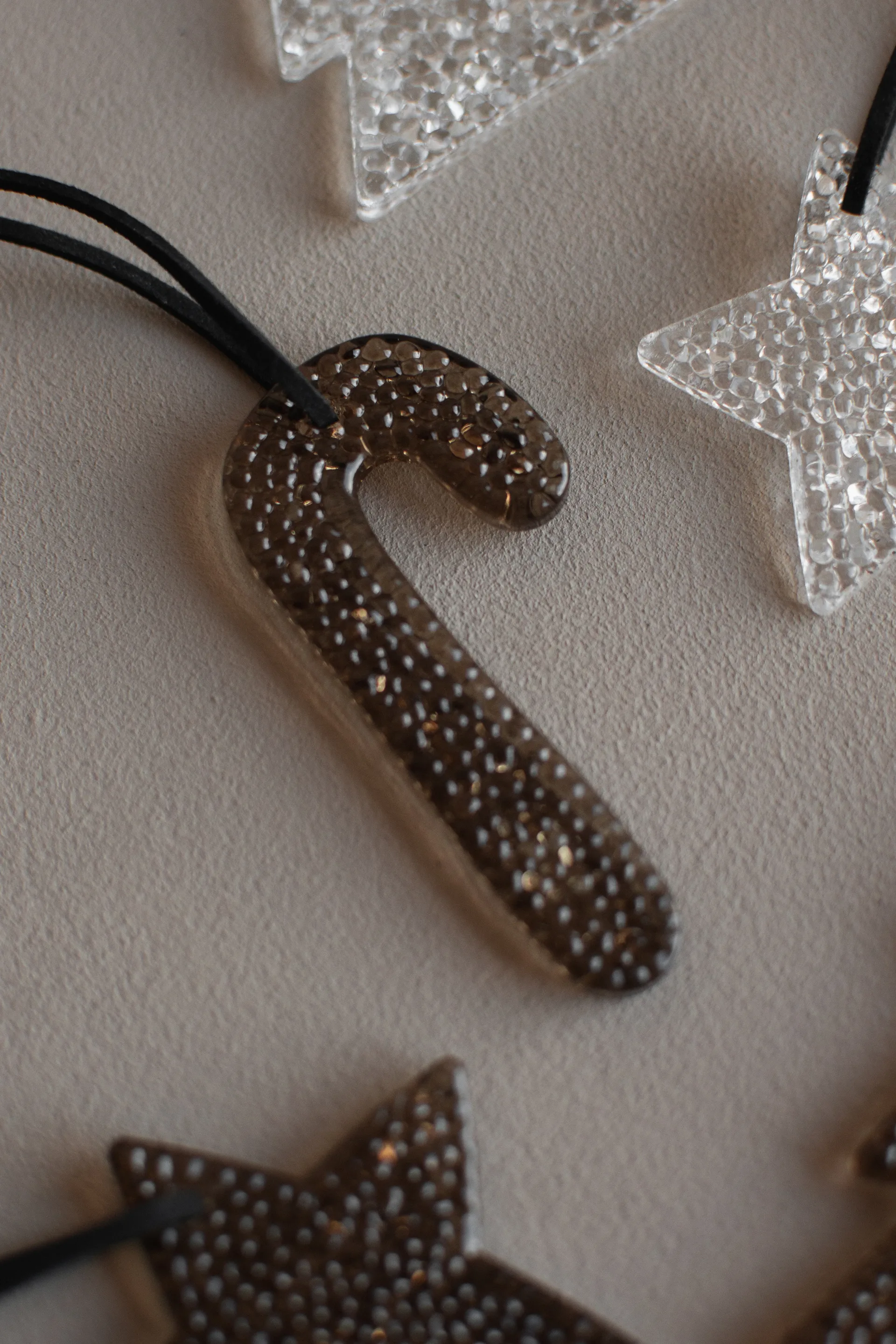 Decoración colgante Airy hanging candy cane, Brown DBKD