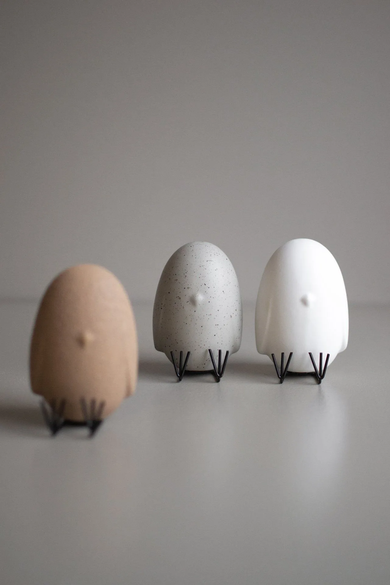 Decoración de pascua Sit Around, White DBKD