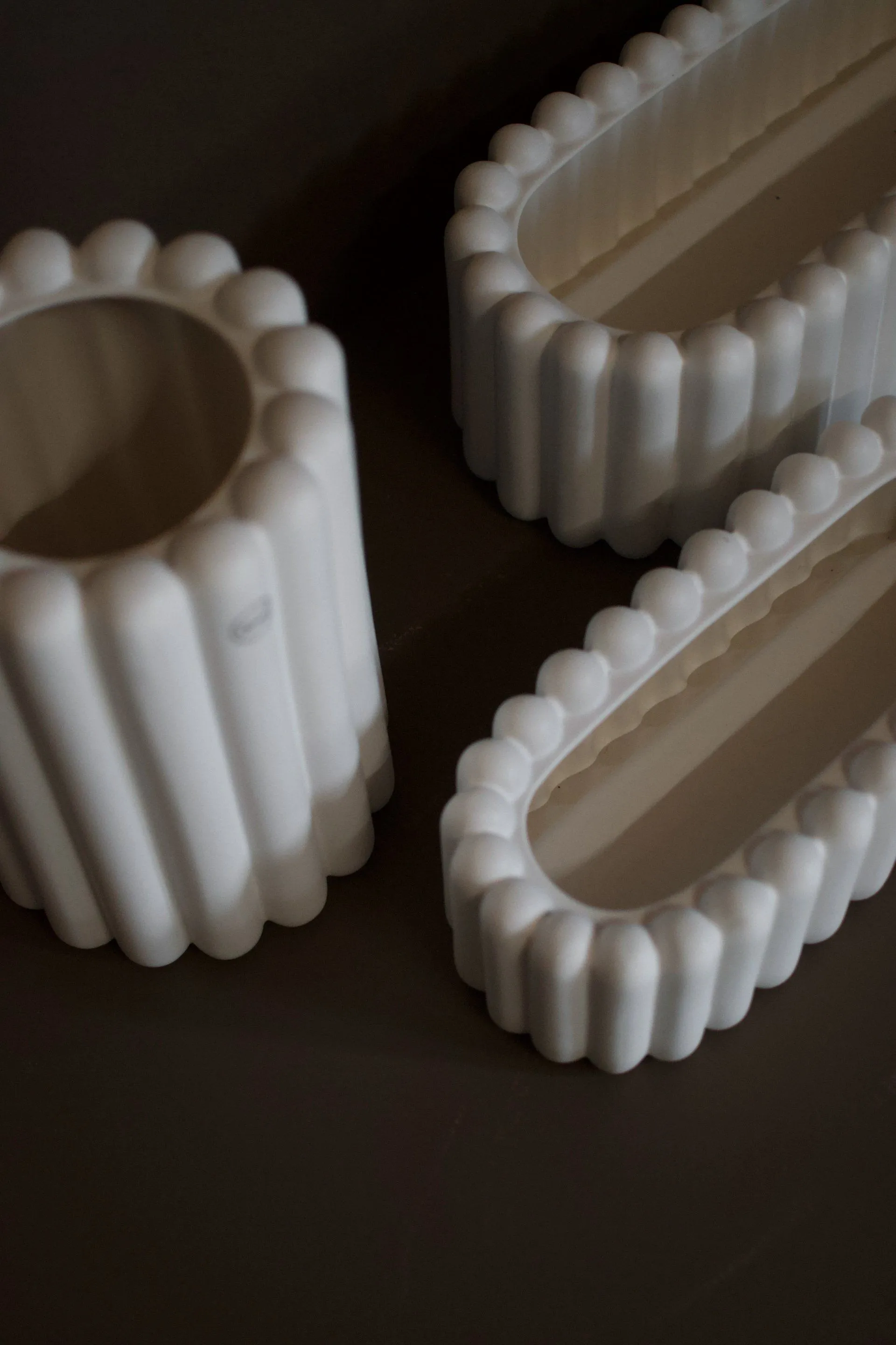 Maceta ovalada Mist pequeña 35 cm, White DBKD