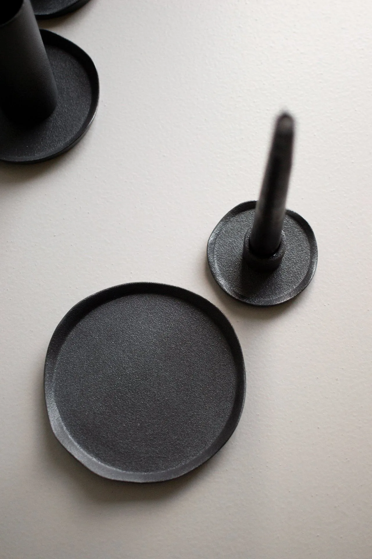 Plato Wave Ø16 cm, Cast iron DBKD