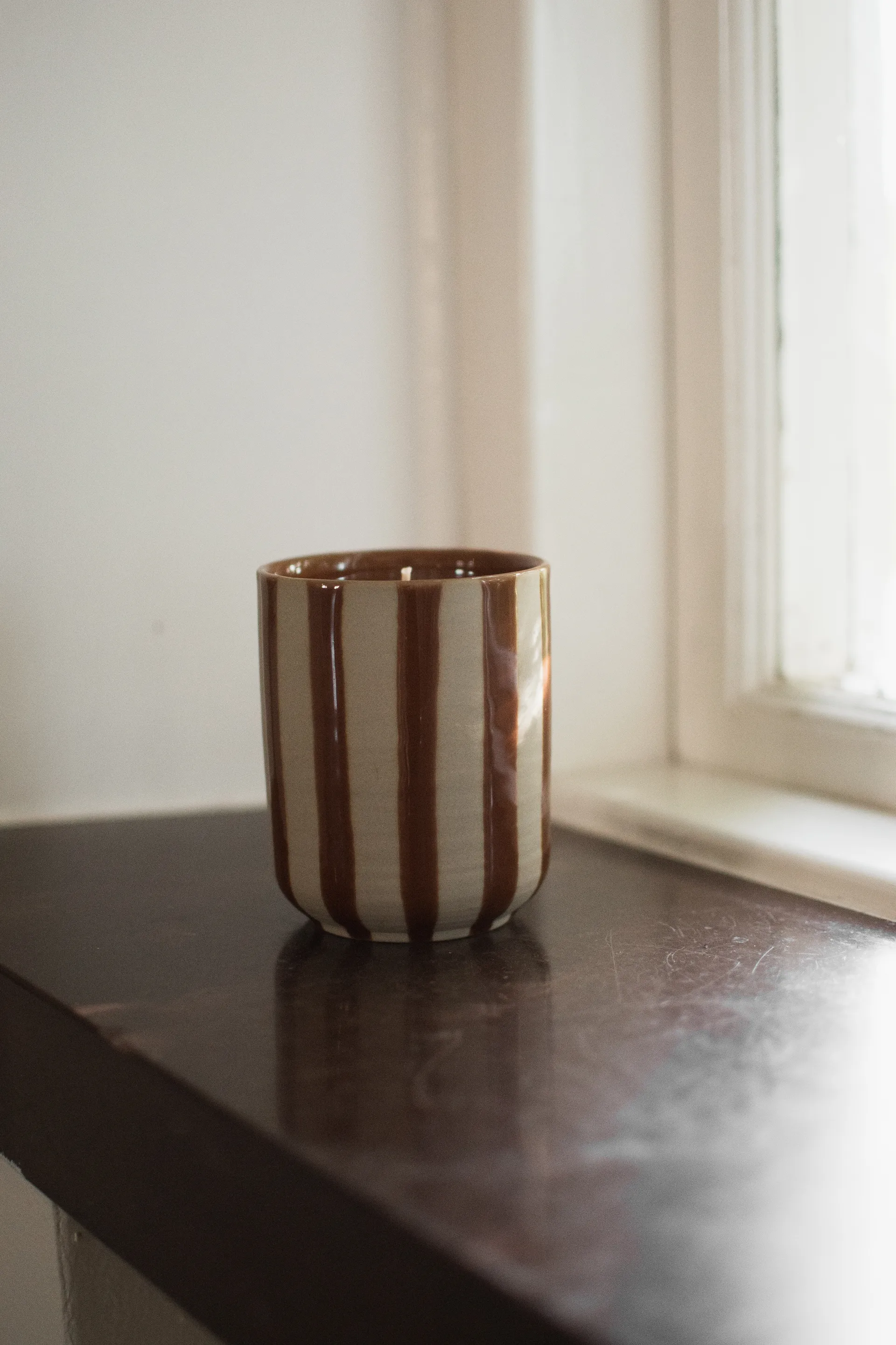 Vela aromática Burn 60 h, Nougat DBKD