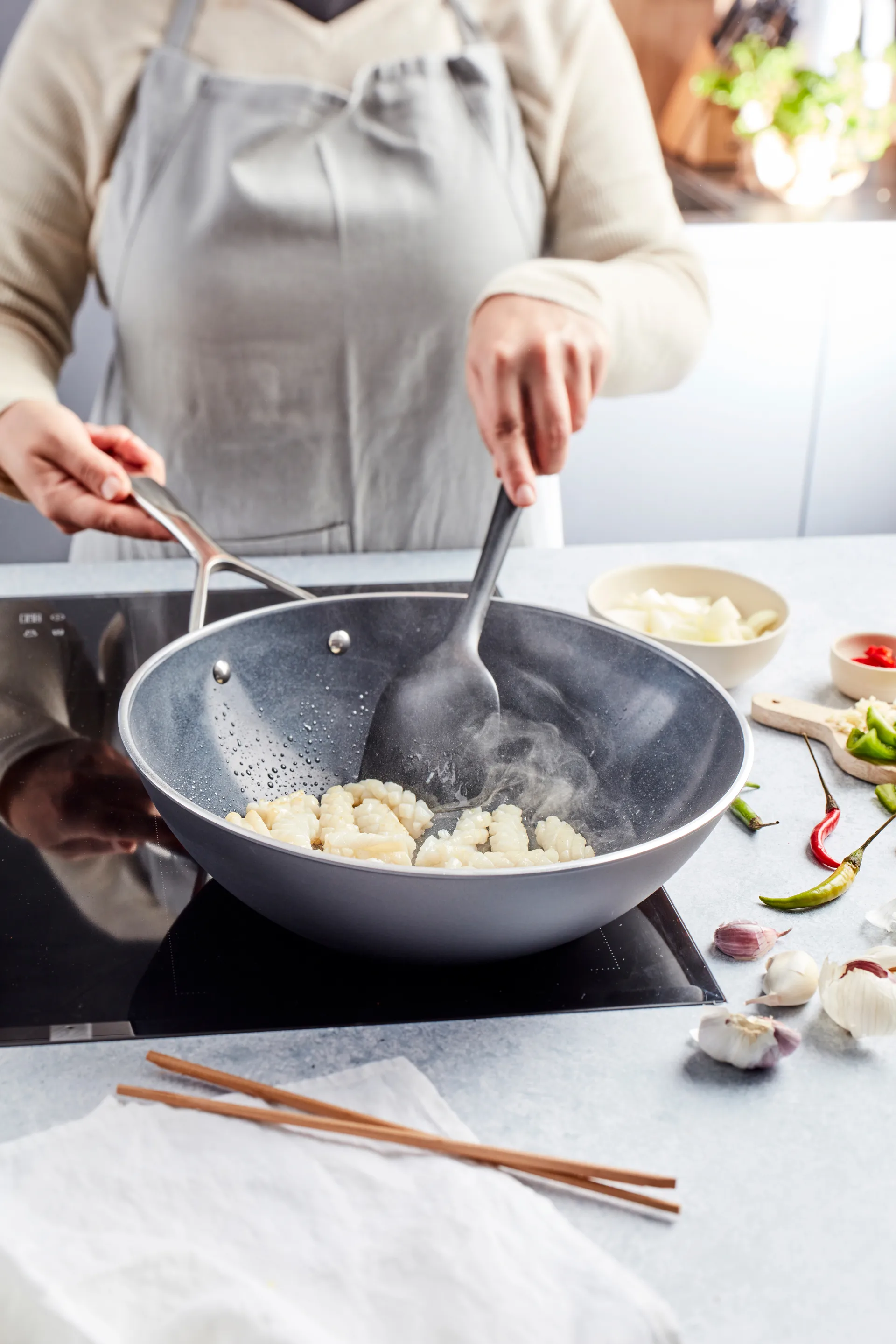 Alu Pro 5 Ceraforce sartén wok de cerámica 5-ply, Ø30 cm Demeyere