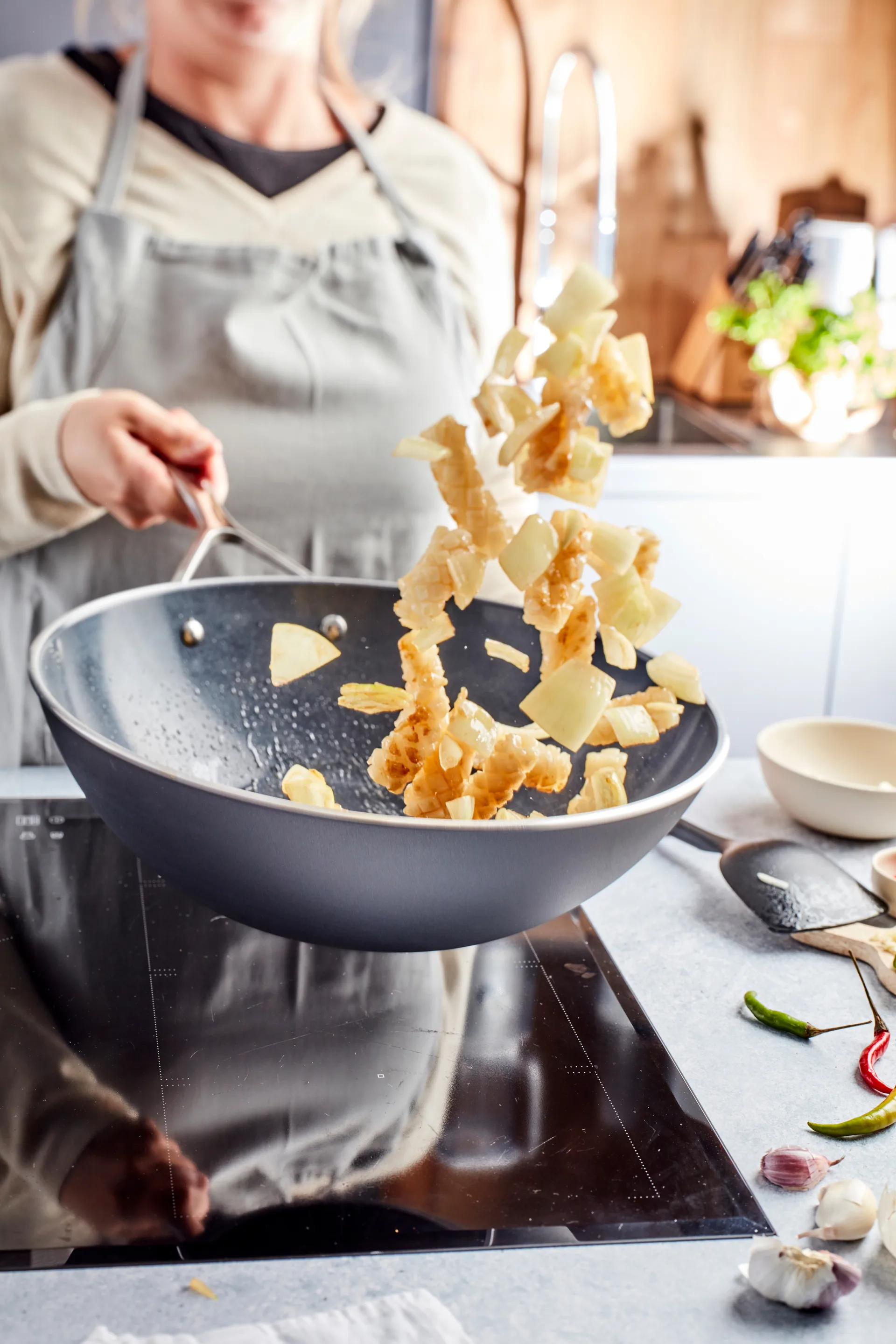 Alu Pro 5 Ceraforce sartén wok de cerámica 5-ply, Ø30 cm Demeyere