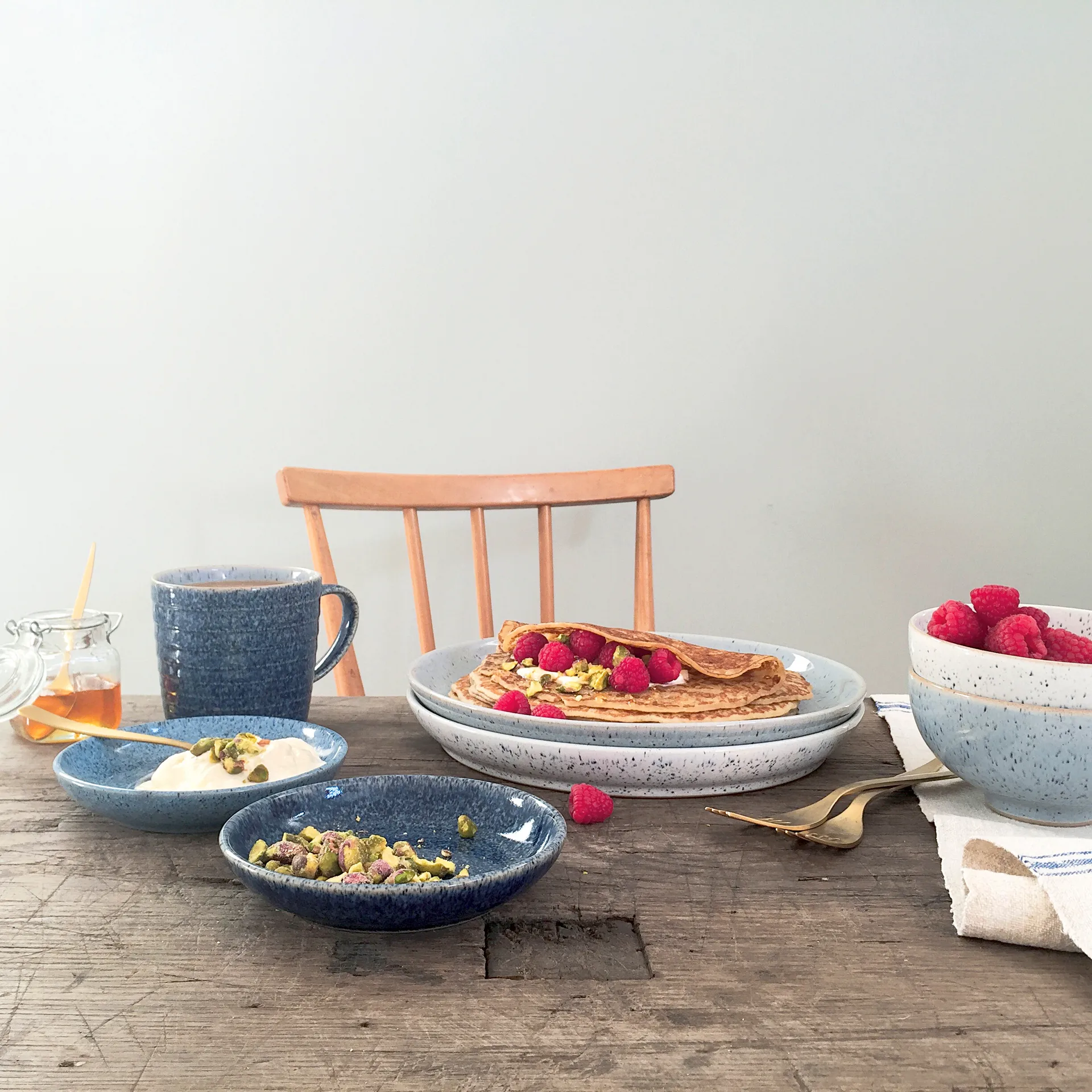 Taza Studio Blue acanalada 40 cl, Flint-chalk Denby