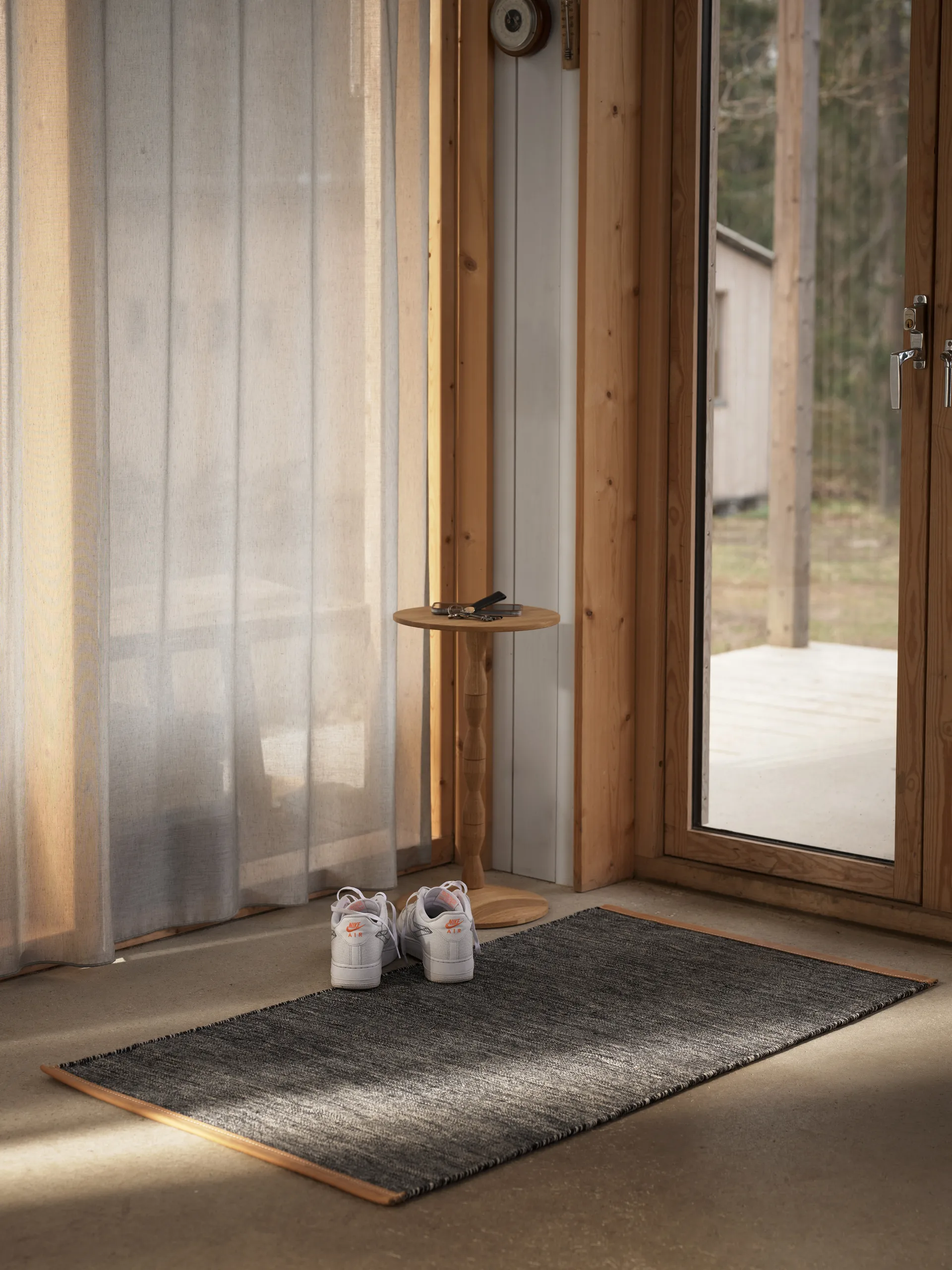 Alfombra Björk, gris oscuro, 70 x 130 cm Design House Stockholm