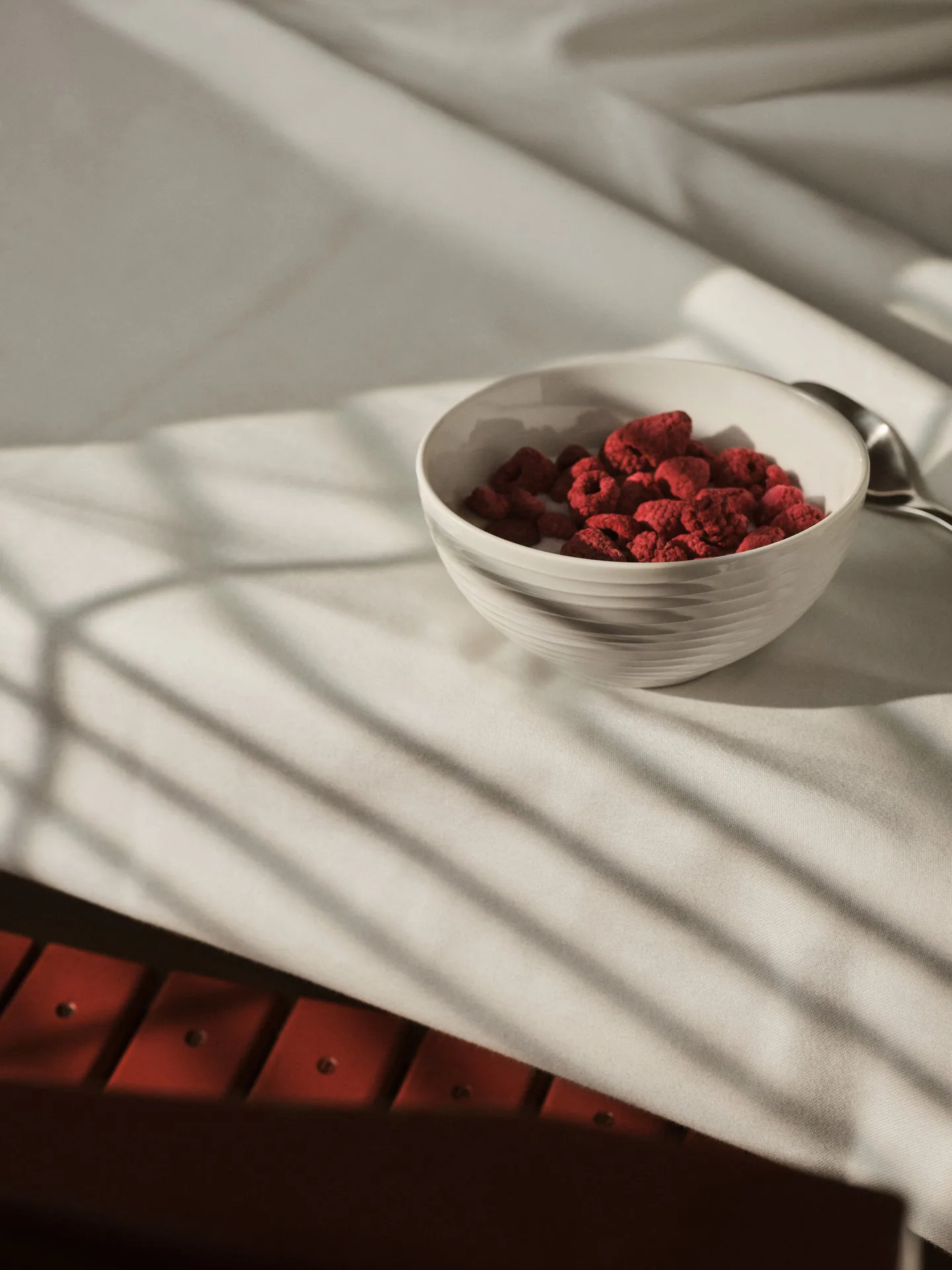 Bol Blond, blanco, puntos Design House Stockholm