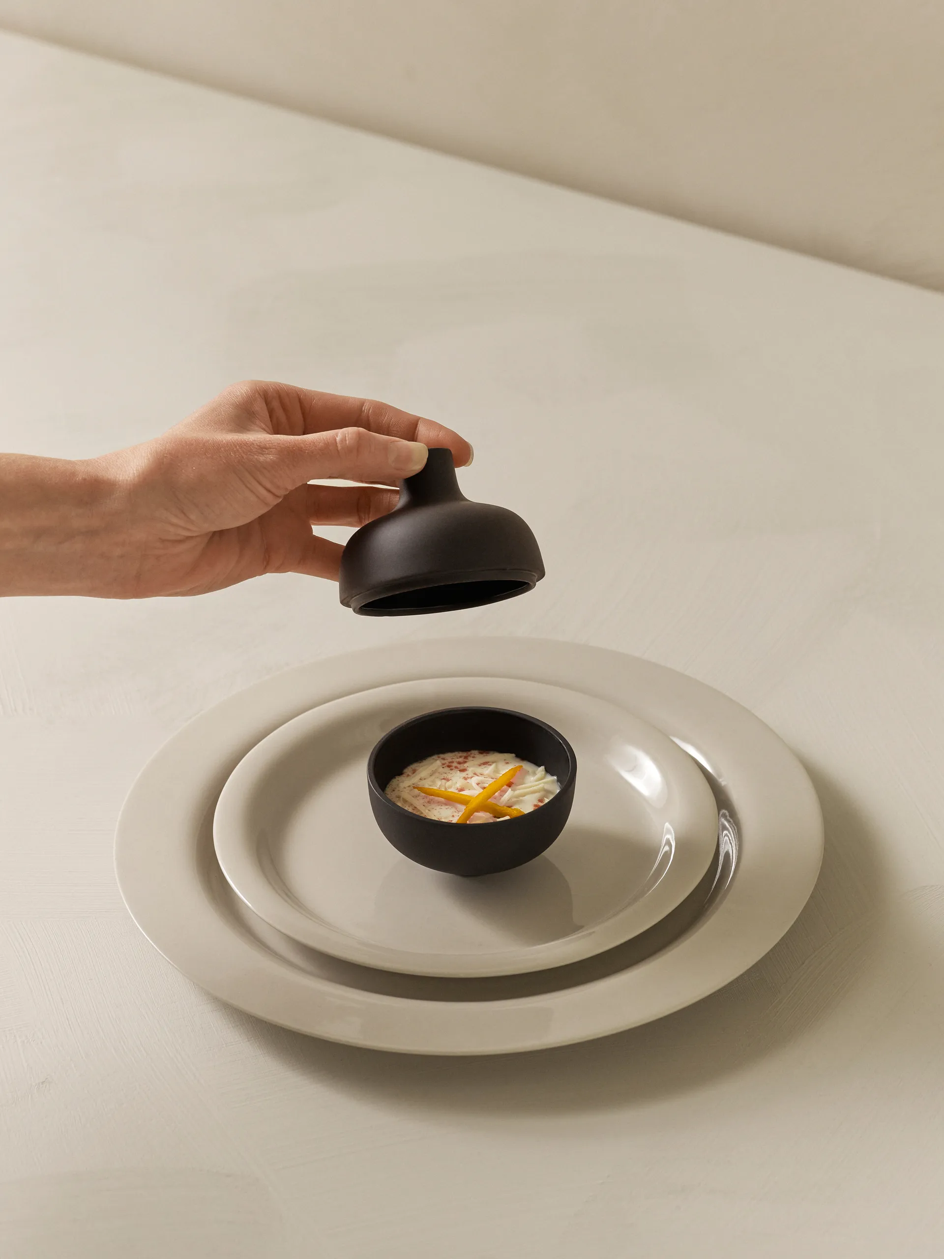 Bol con tapa S Sand Ø8,2 cm, Black clay Design House Stockholm