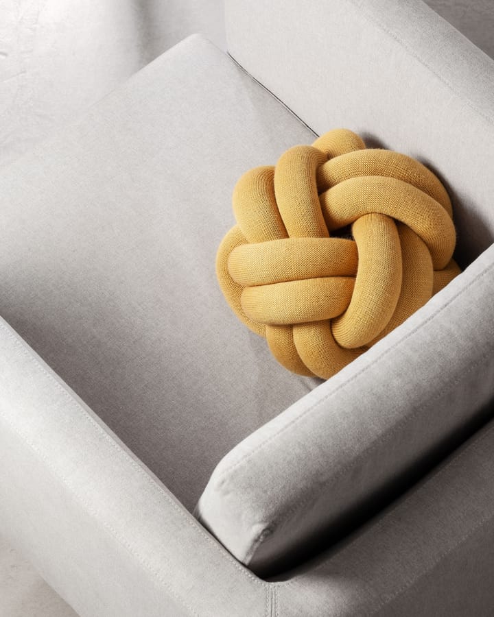 Cojín Knot, amarillo Design House Stockholm
