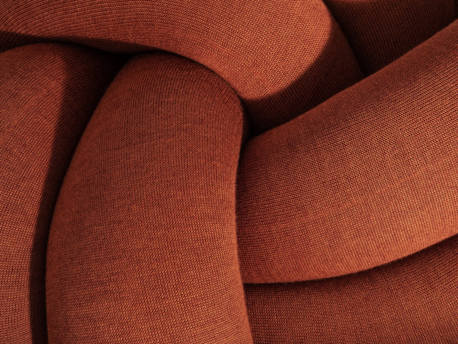 Cojín Knot XL, Ochre Design House Stockholm