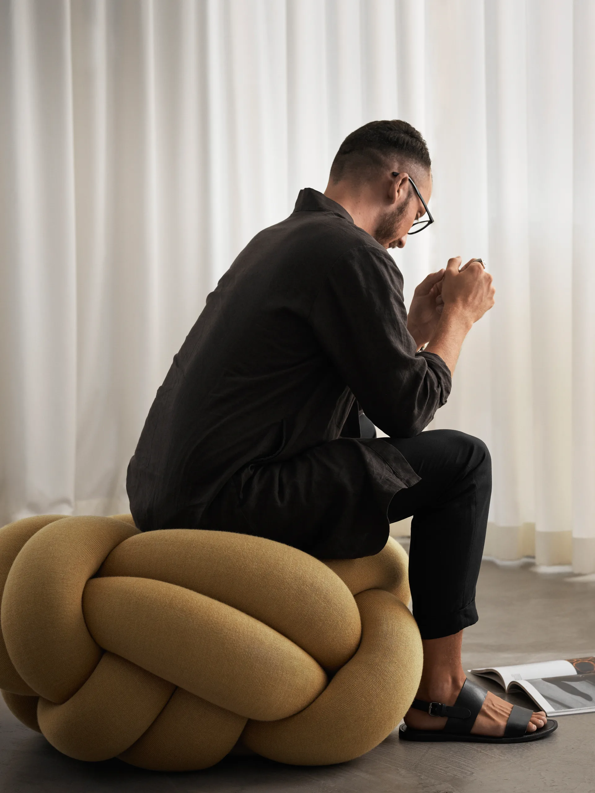 Cojín Knot XL, Yellow Design House Stockholm