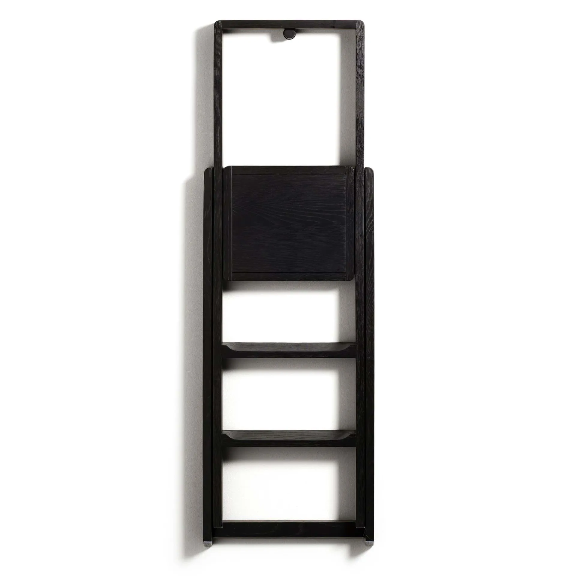 Escalera Step, Teñido de negro Design House Stockholm