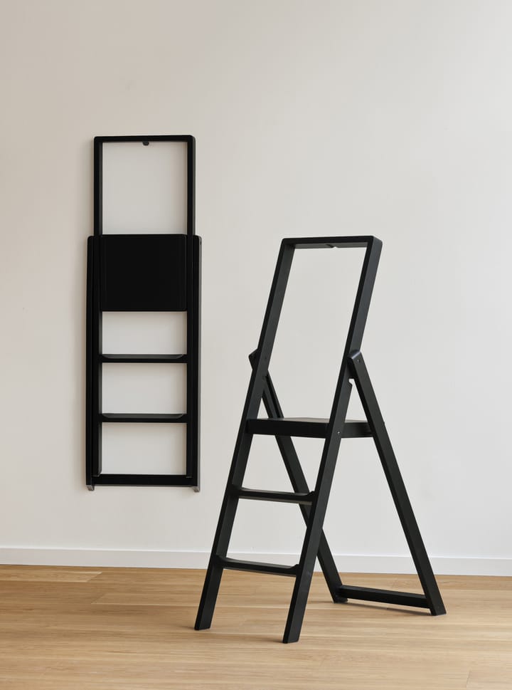 Escalera Step, Teñido de negro Design House Stockholm
