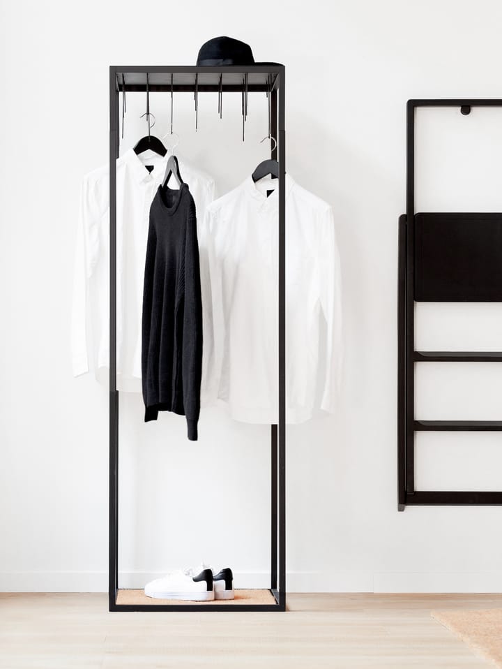 Escalera Step, Teñido de negro Design House Stockholm