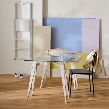Escritorio Arco - Lacado blanco, incl. cajón, tablero de vidrio - Design House Stockholm