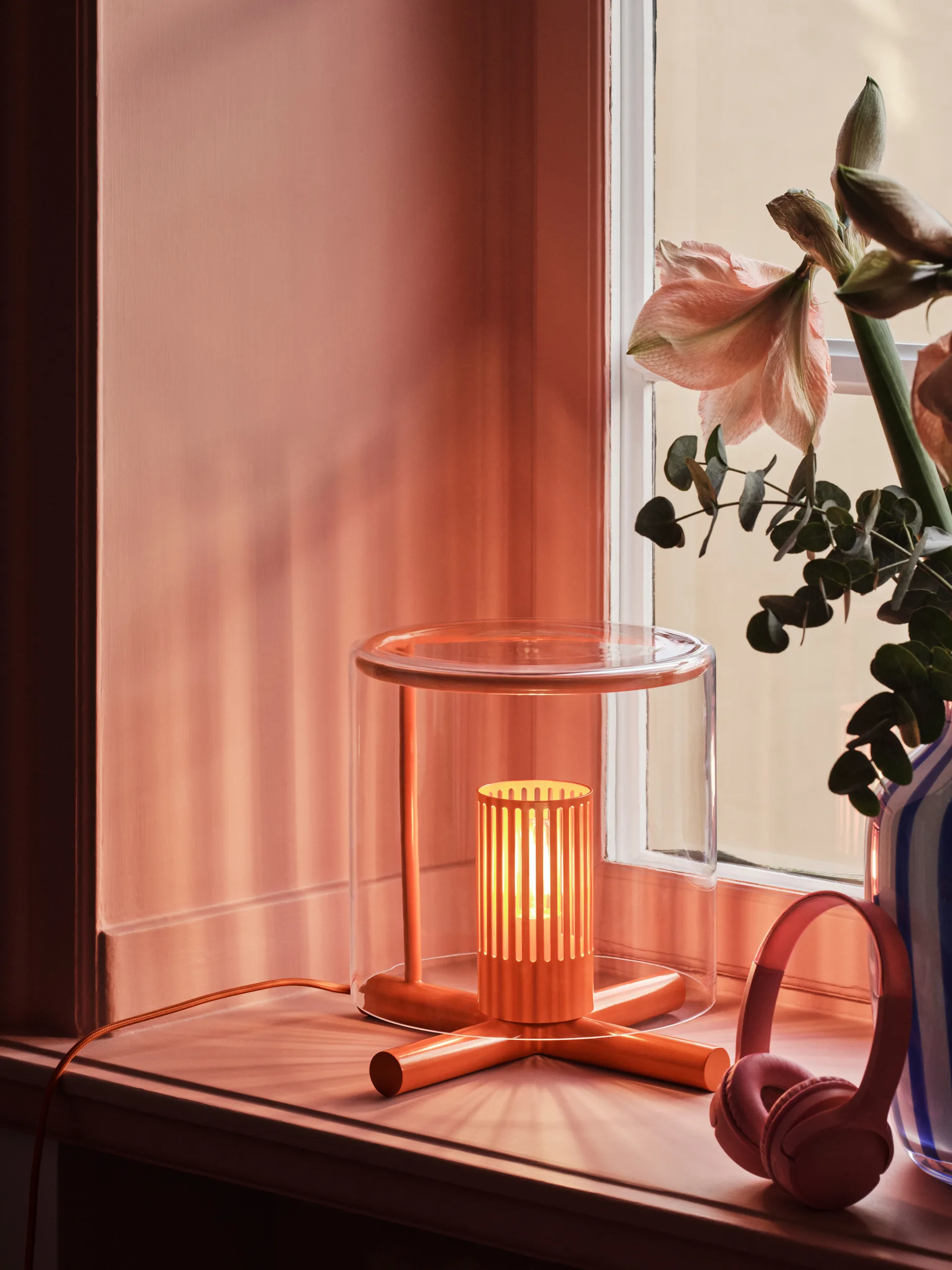 Lámpara de mesa Fire Place, Red Design House Stockholm