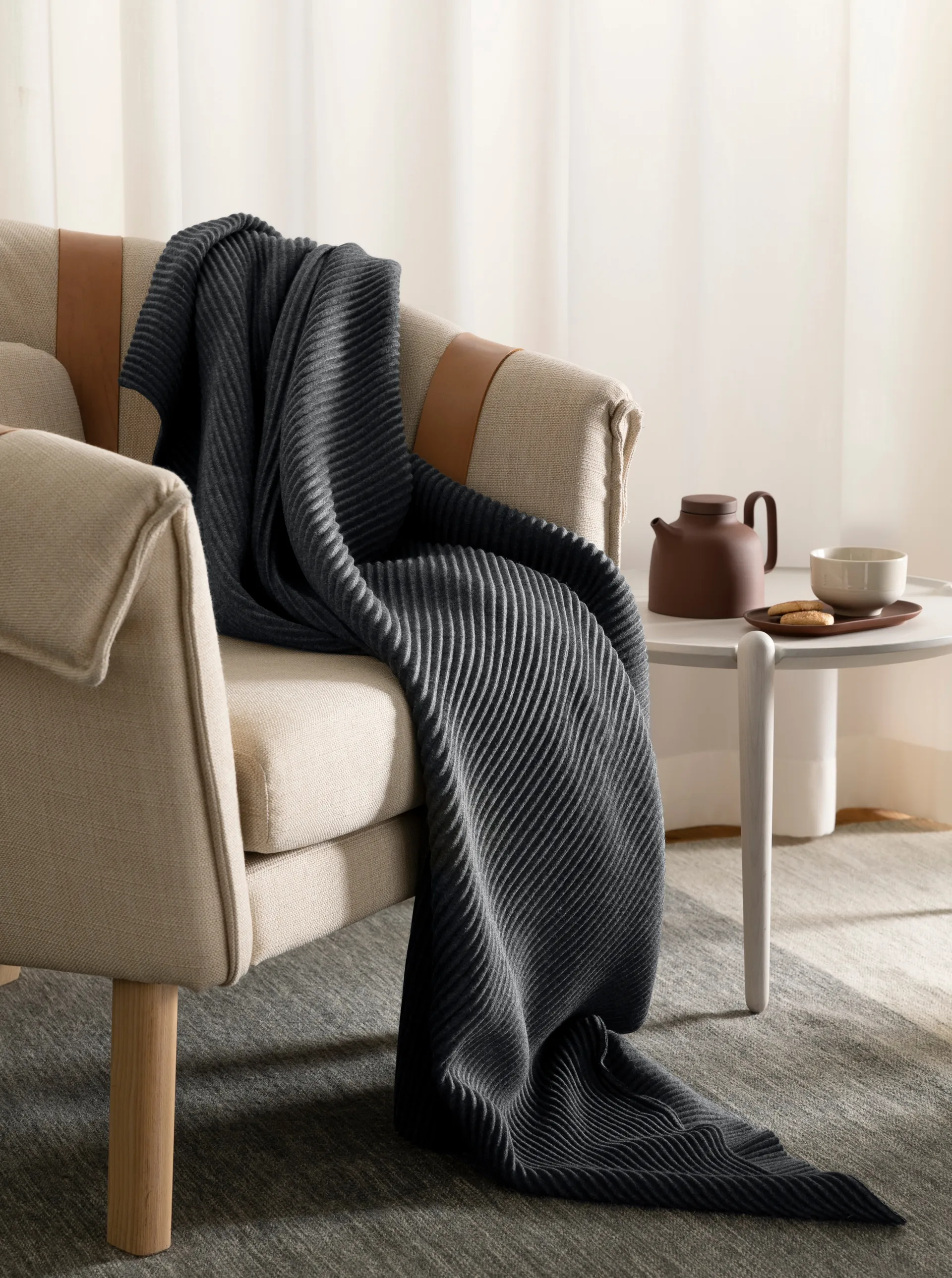 Manta Pleece 140x170 cm, Gris oscuro Design House Stockholm