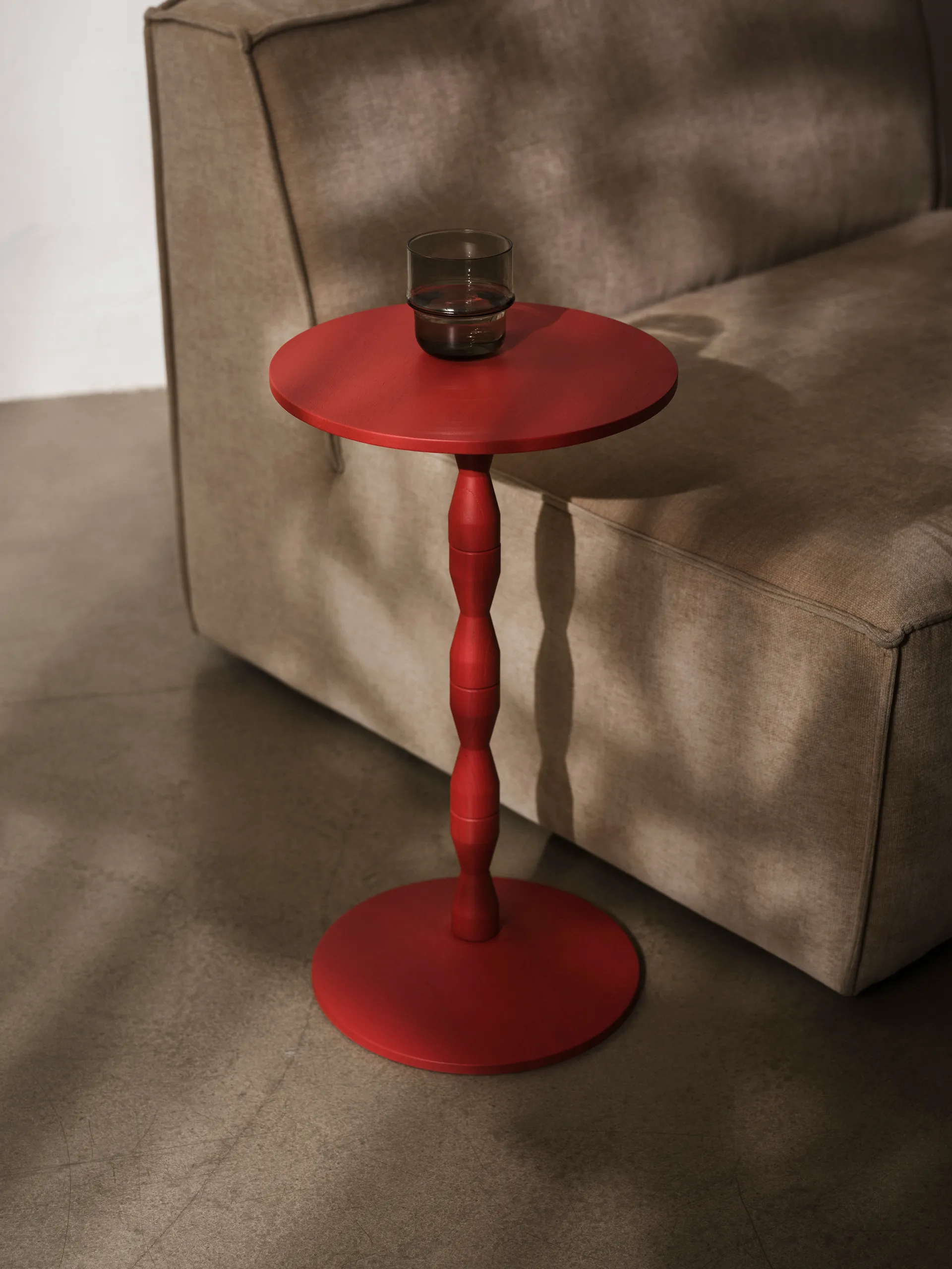 Mesa Pedestal Ø31x67,5 cm, Red Design House Stockholm