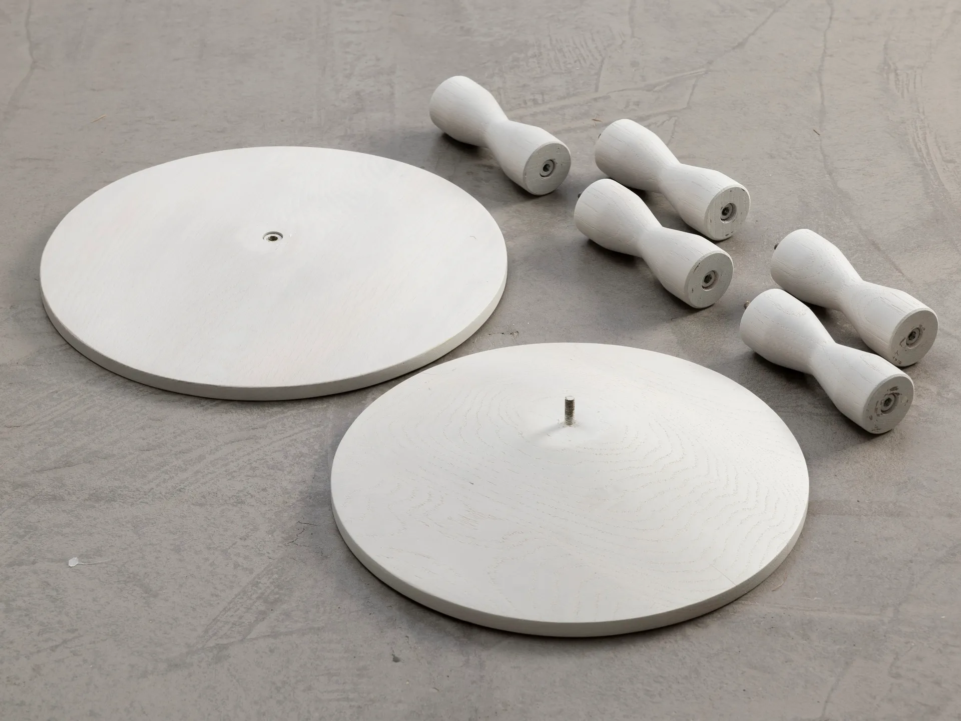 Mesa Pedestal Ø31x67,5 cm, Stained white grey Design House Stockholm