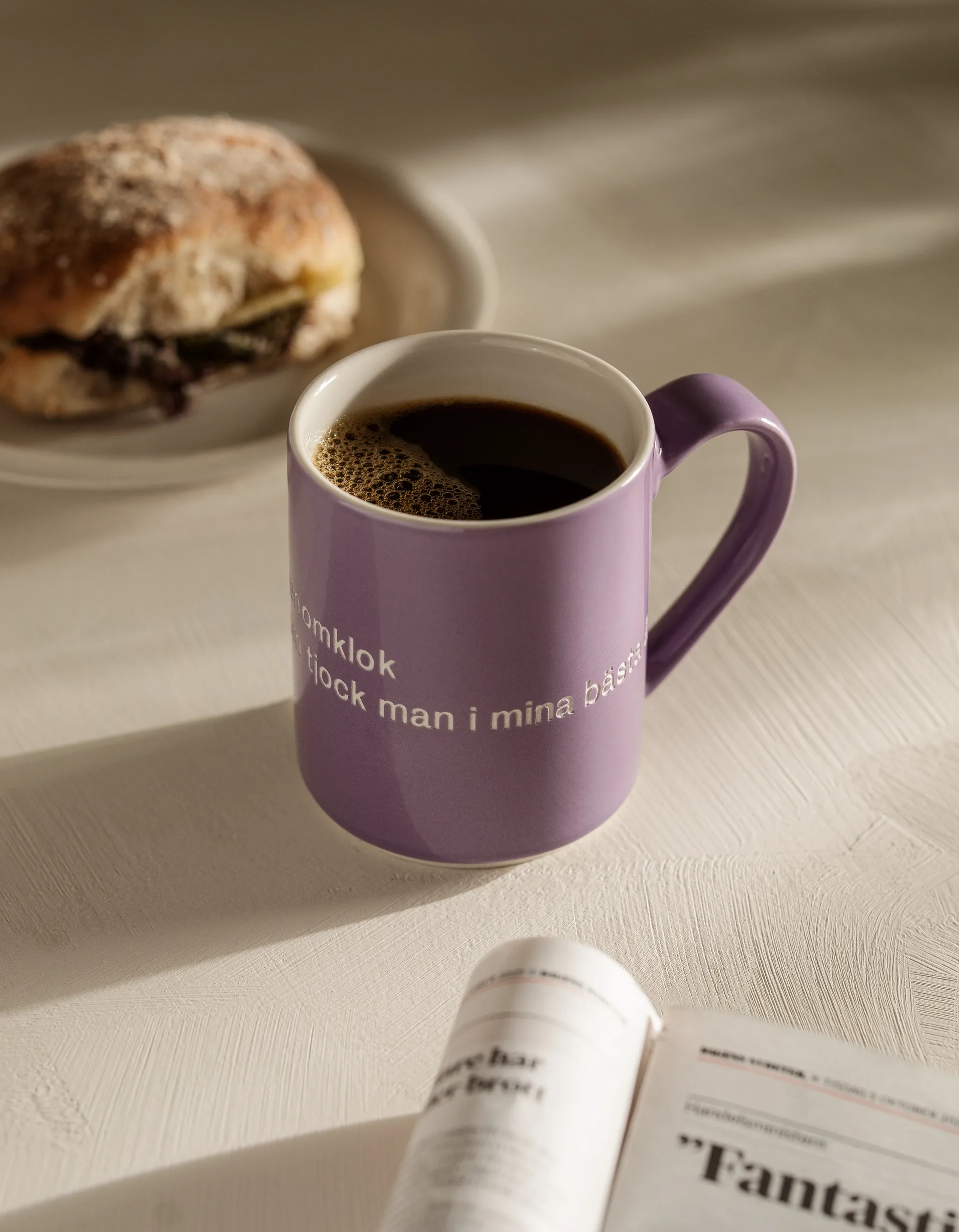 Mug Astrid Lindgren, I am handsome, morado-sueco Design House Stockholm