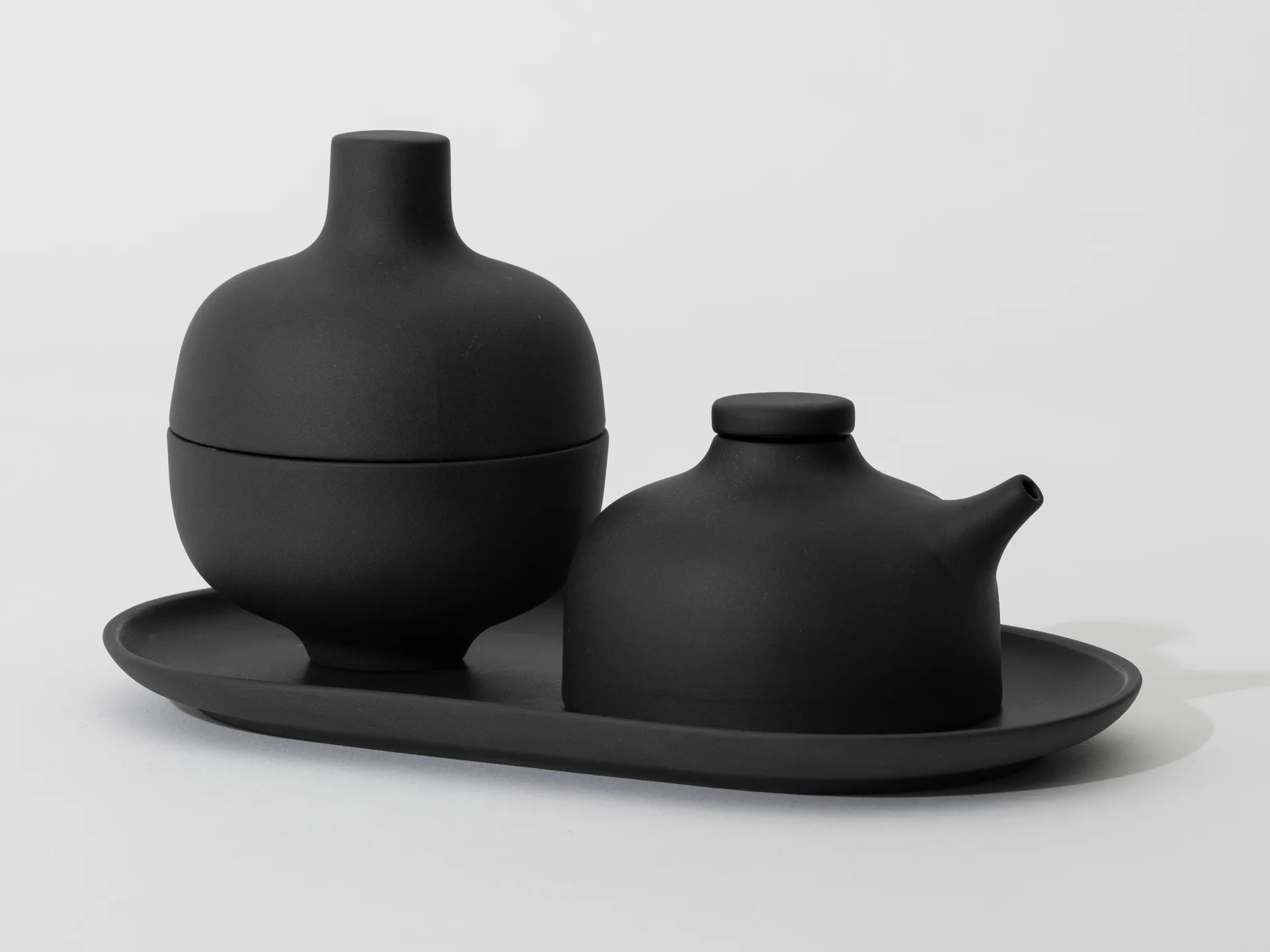 Plato ovalado Sand 12,5x20 cm, Black clay Design House Stockholm