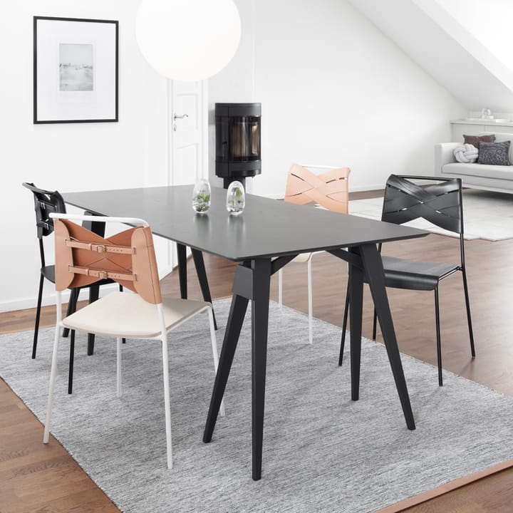 Silla Torso, Roble, cuero natural, patas de cromo Design House Stockholm