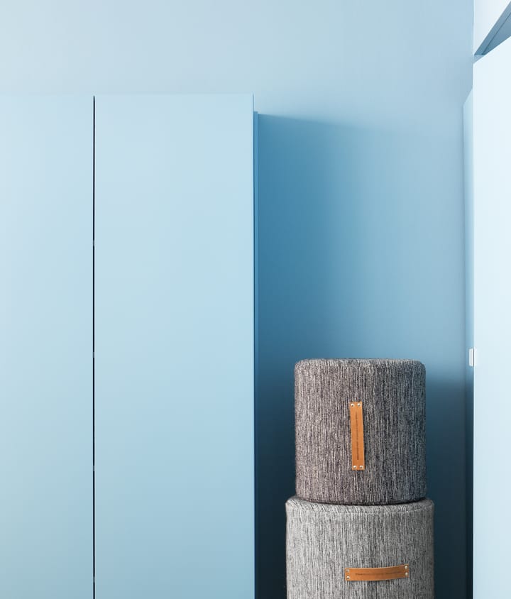 Taburete alto Björk, gris oscuro Design House Stockholm