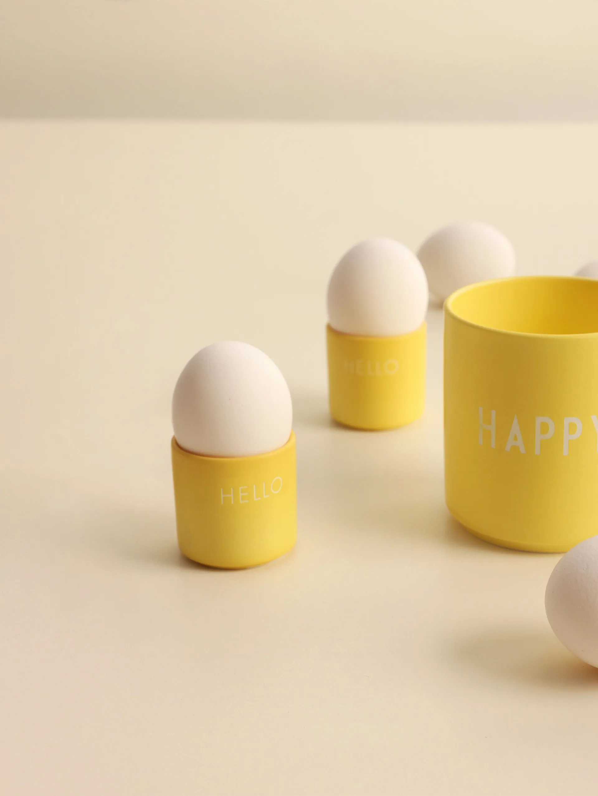 2 Hueveras Design Letters, Hello-yellow Design Letters