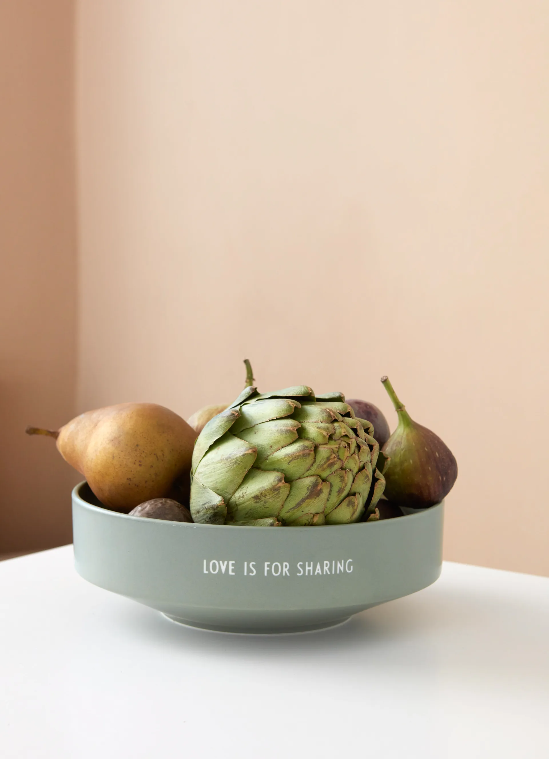 Bol favorito Design Letters medium Ø17,5 cm, Green Design Letters