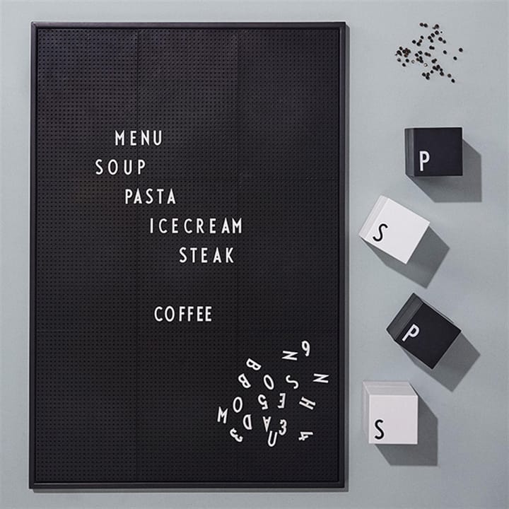 Caja con letras Design Letters, letras blancas Design Letters
