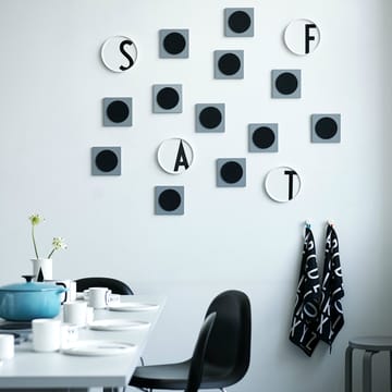 Plato con letra Design Letters - G - Design Letters
