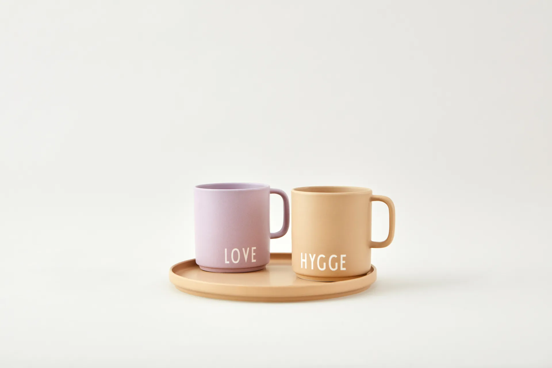 Plato favorito Design Letters Ø22 cm, Hygge-beige Design Letters