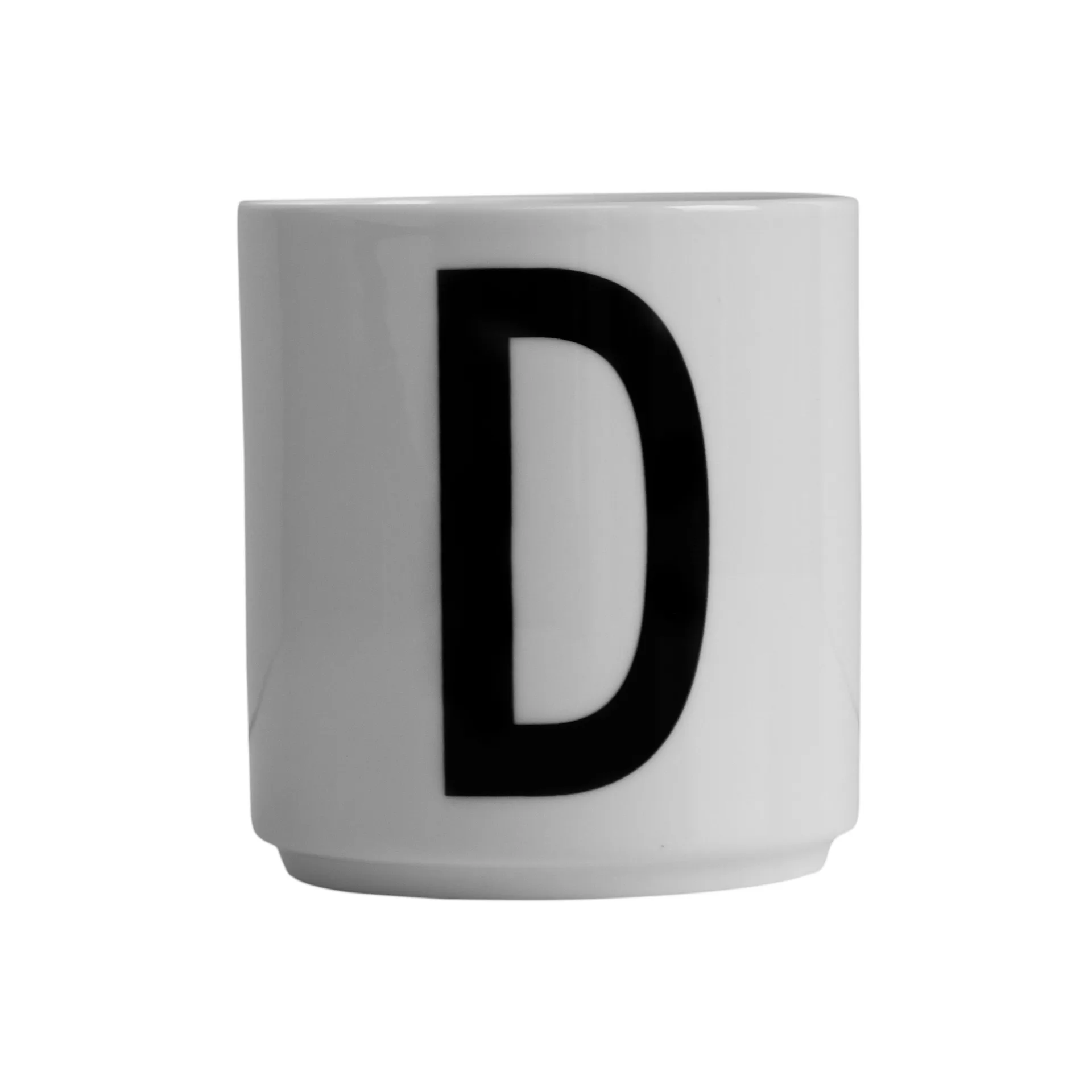 Taza con letra Design Letters, D Design Letters