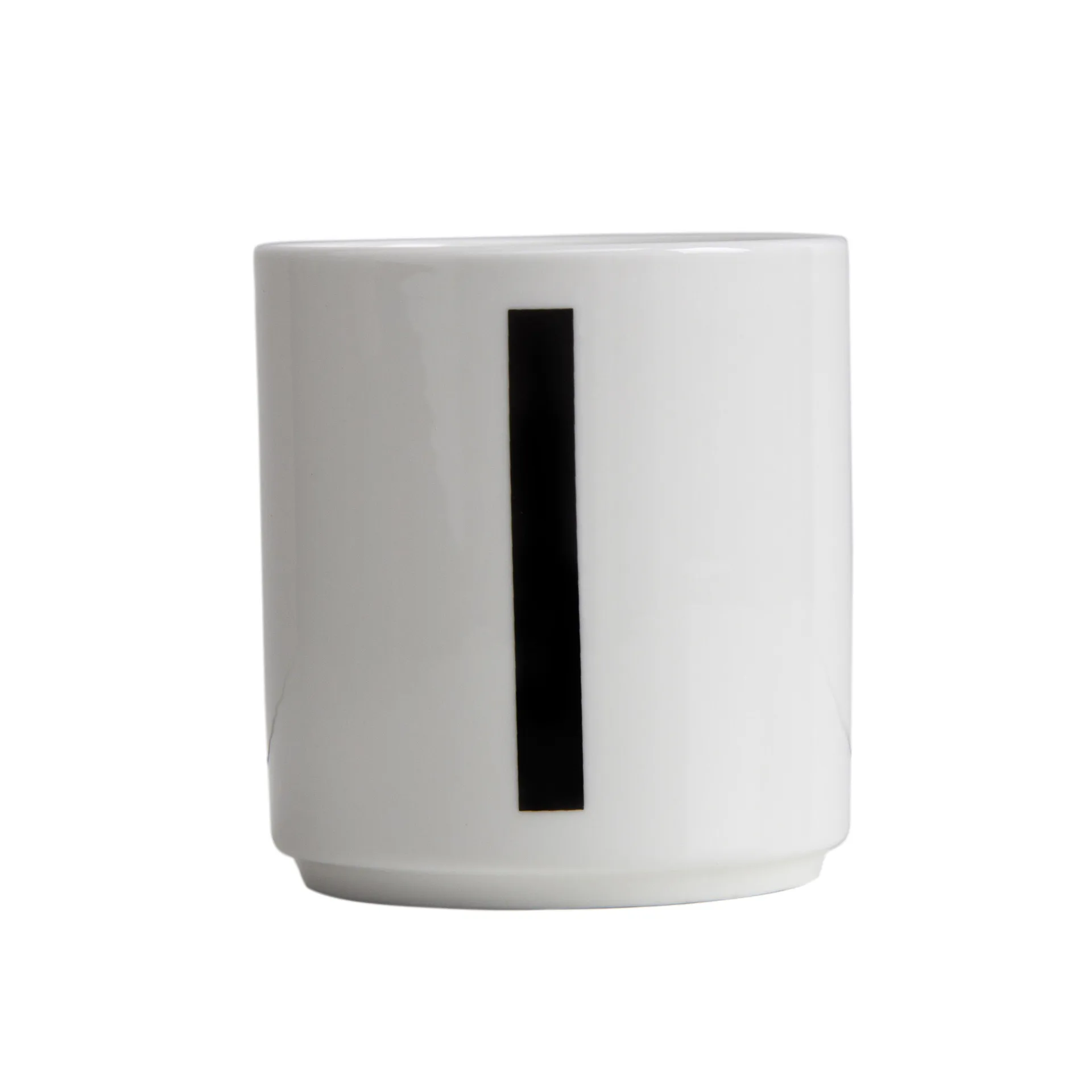 Taza con letra Design Letters, I Design Letters